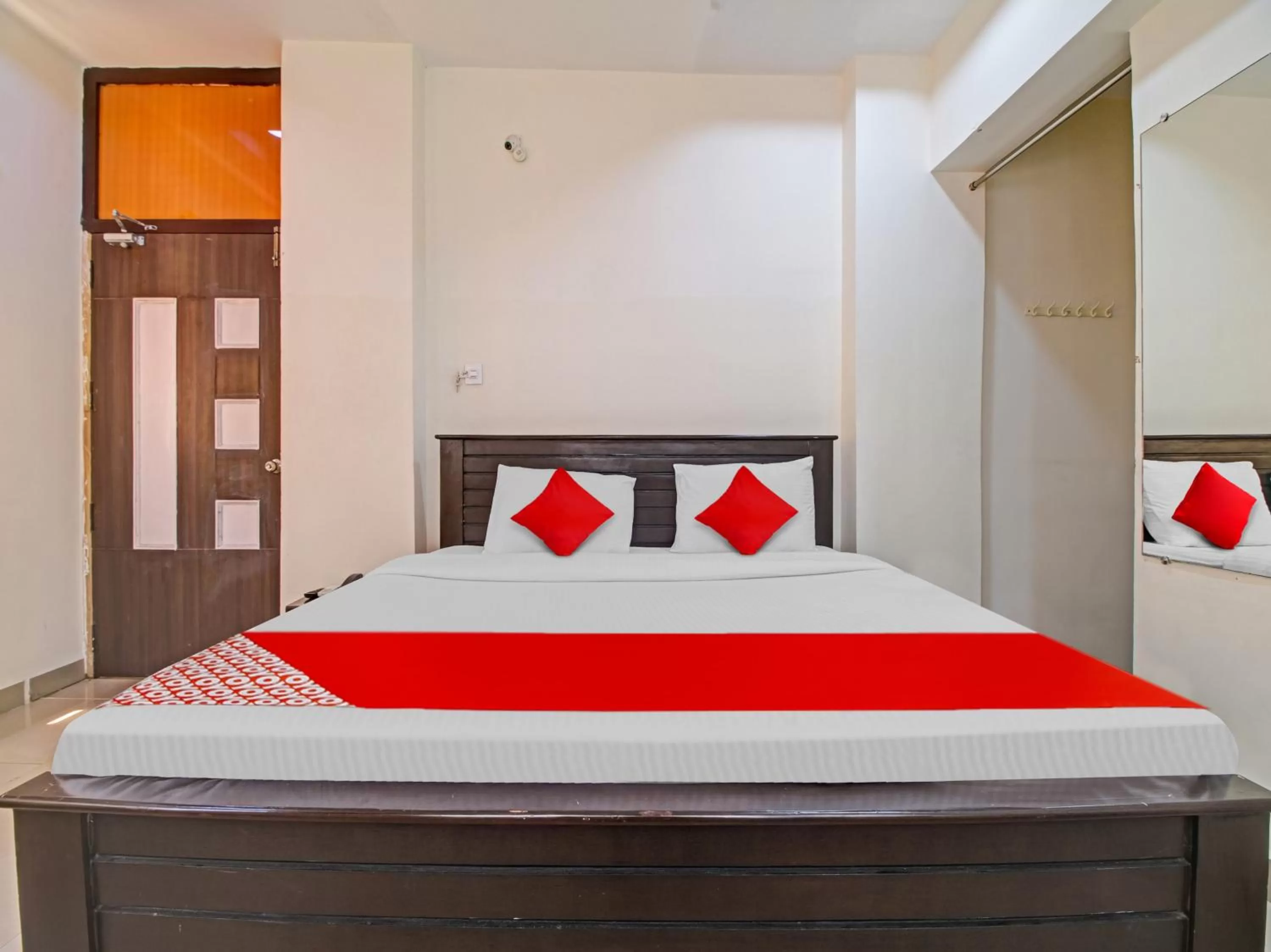 Bedroom, Bed in OYO Flagship Kk Royal Grand