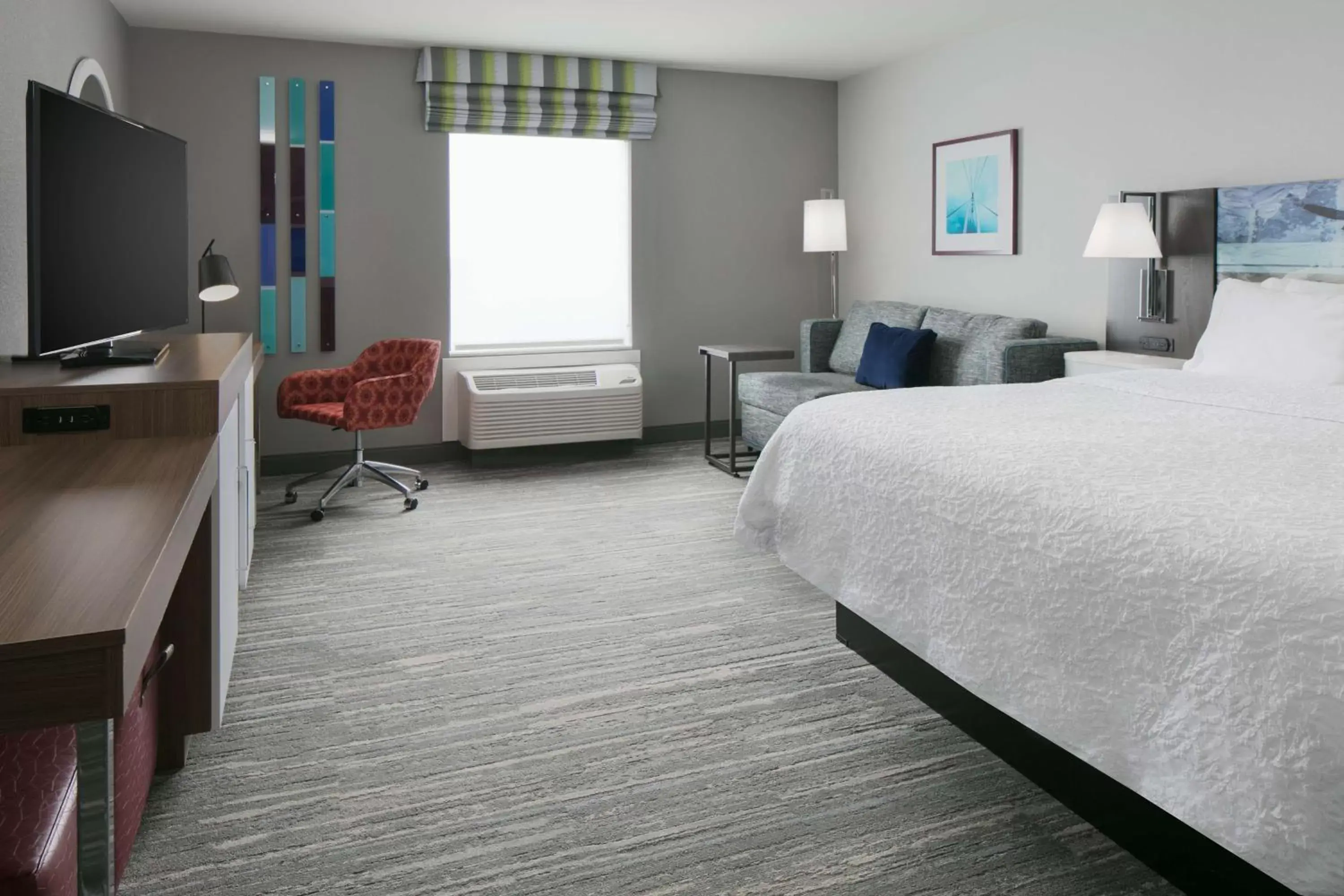 Bedroom, Bed in Hampton Inn By Hilton Wichita Northwest