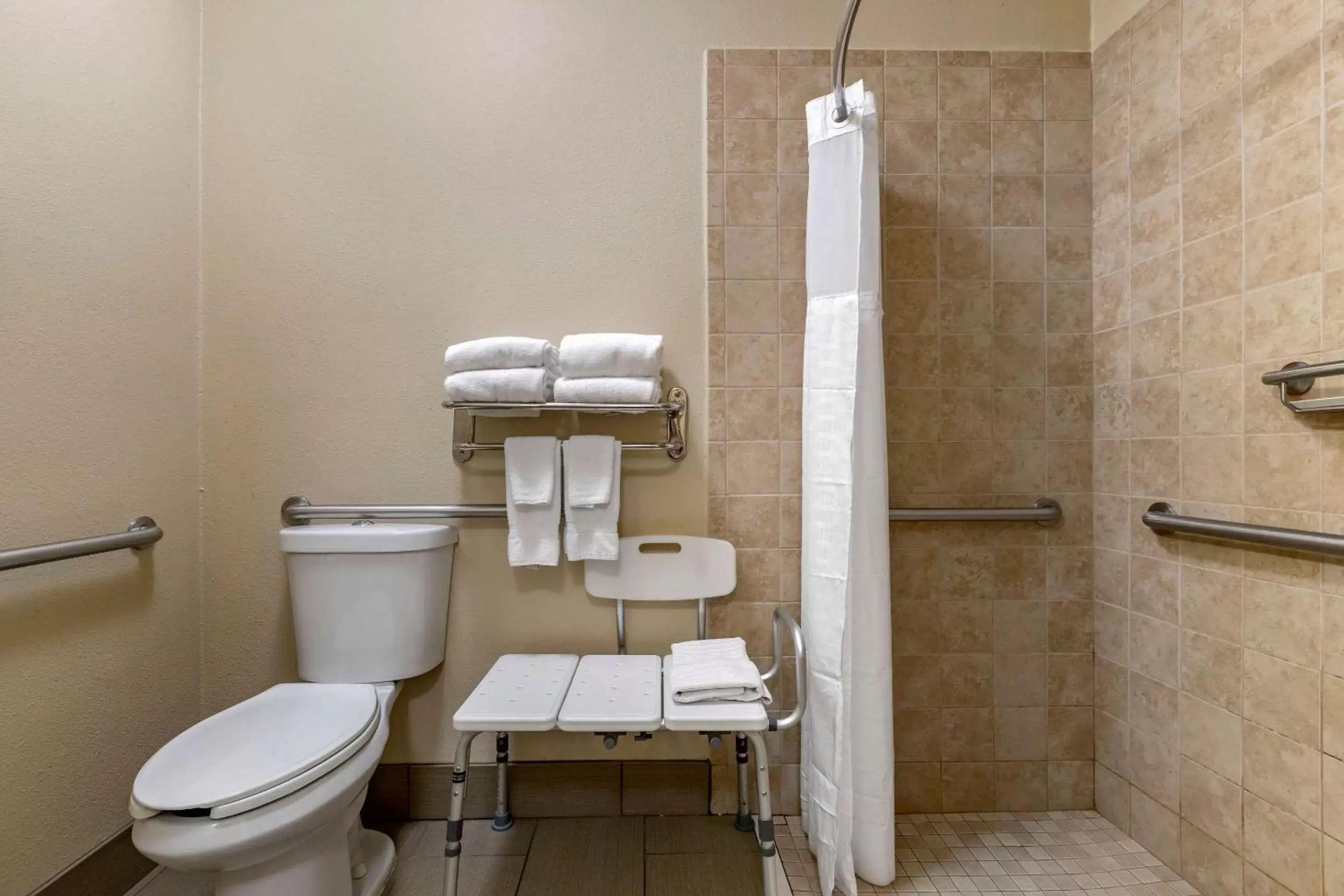 Bathroom in Comfort Inn & Suites Waterloo – Cedar Falls