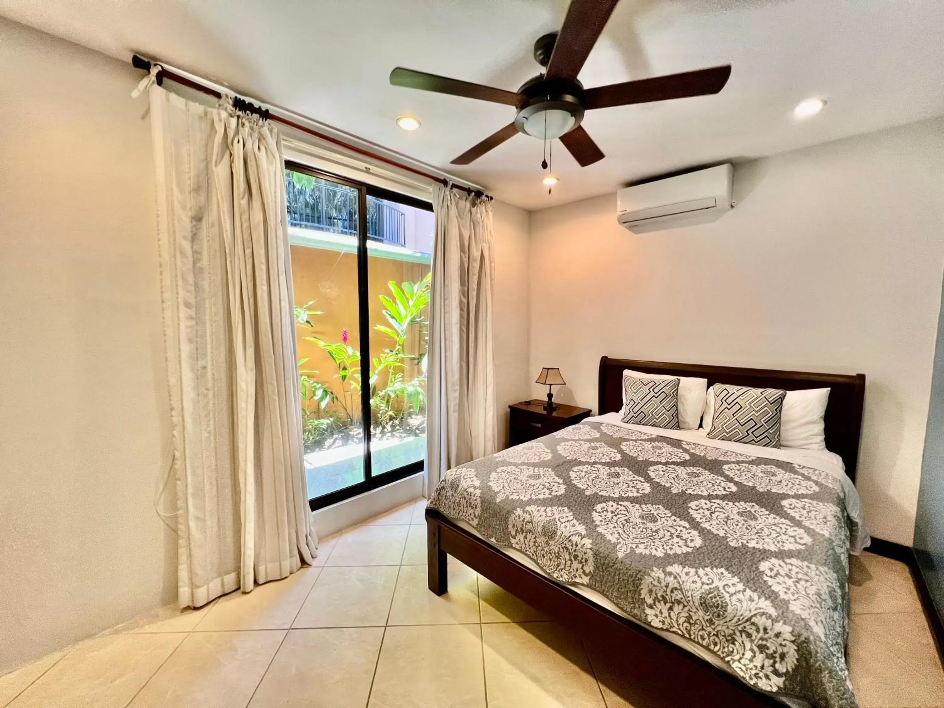 Guests, Bed in Monte Carlo Luxury Condominiums