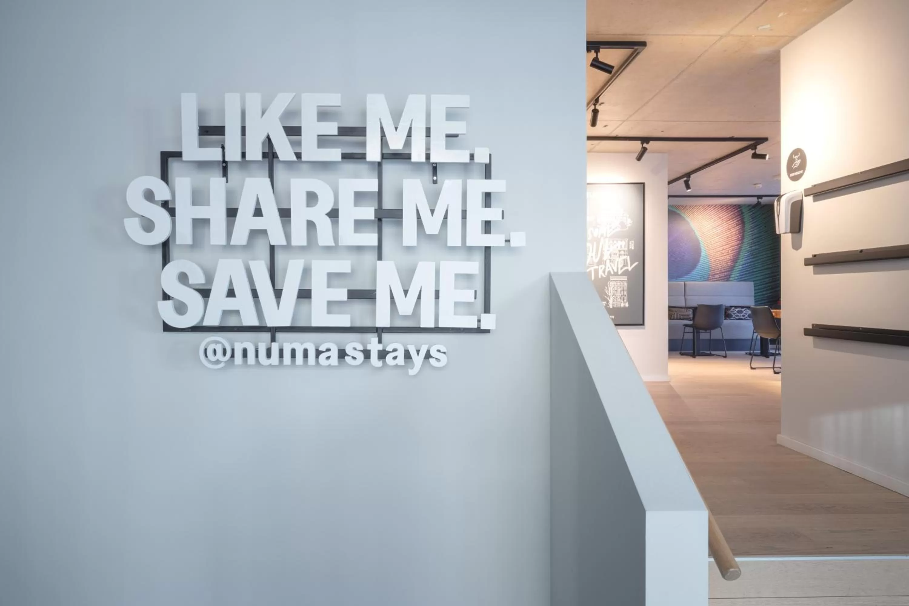 Text overlay in Numa Munich Stark