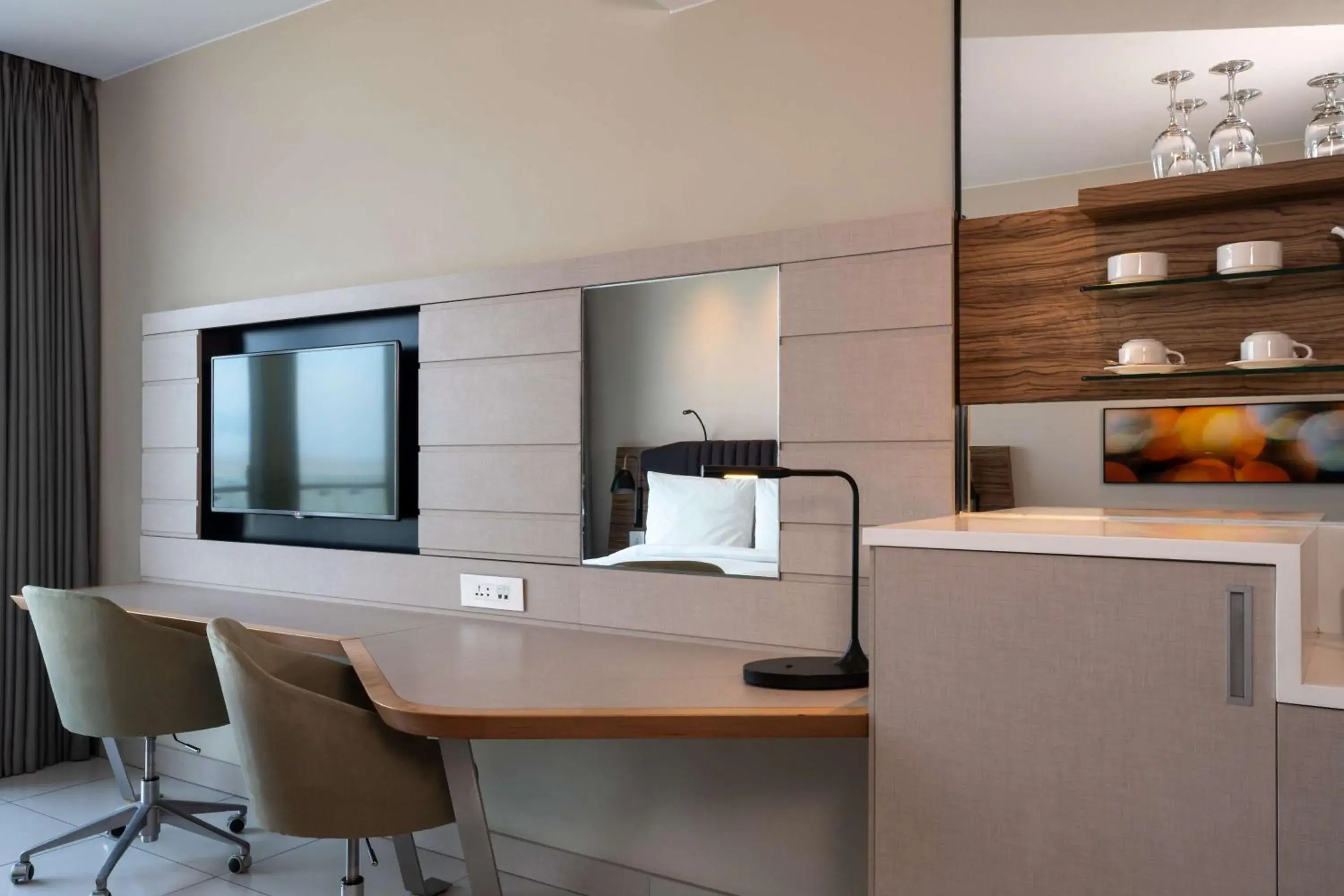 Photo of the whole room, Kitchen/Kitchenette in Radisson Blu Hotel & Residence Maputo