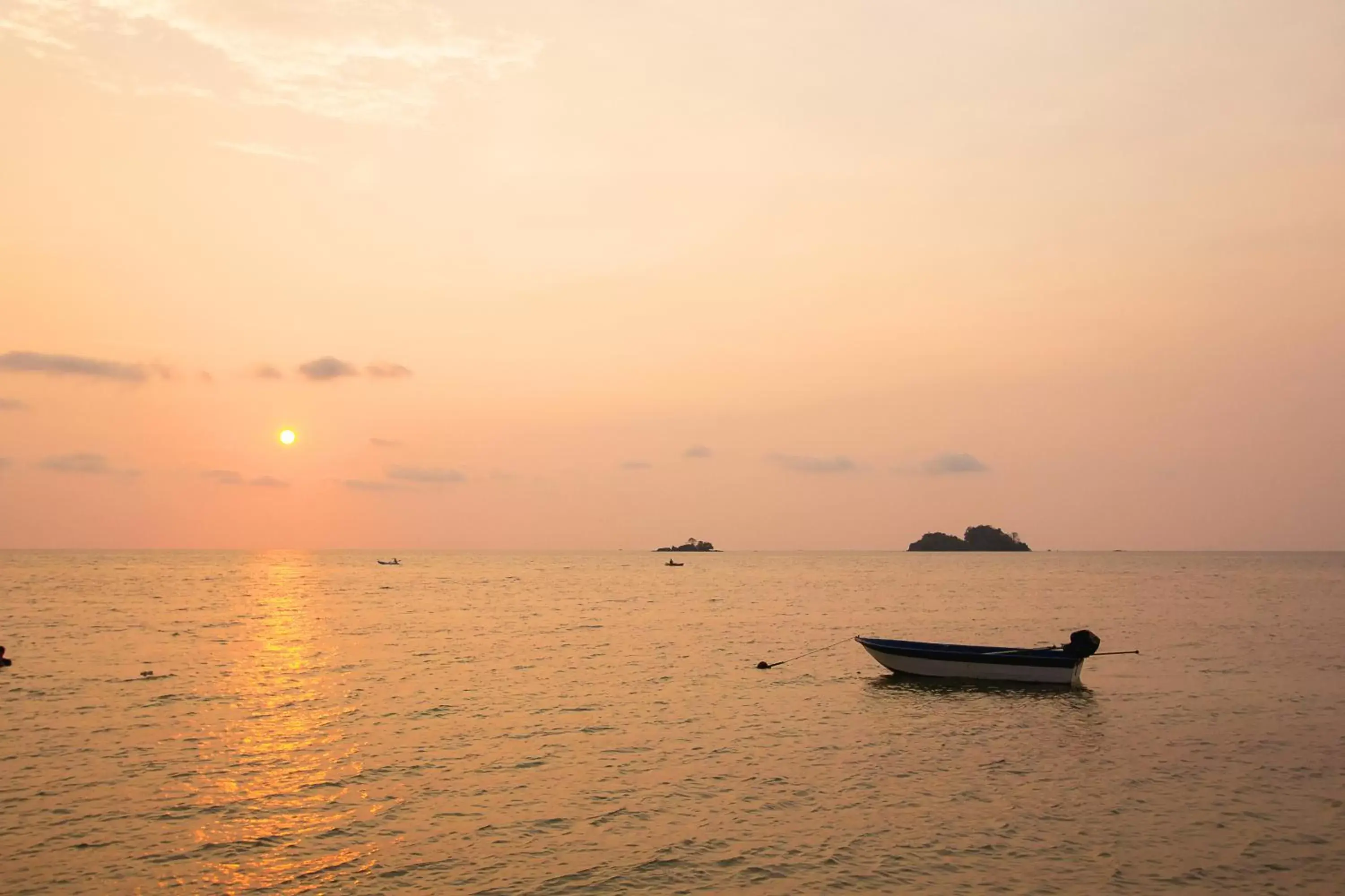 Natural landscape, Sunrise/Sunset in The White Knot Koh Chang
