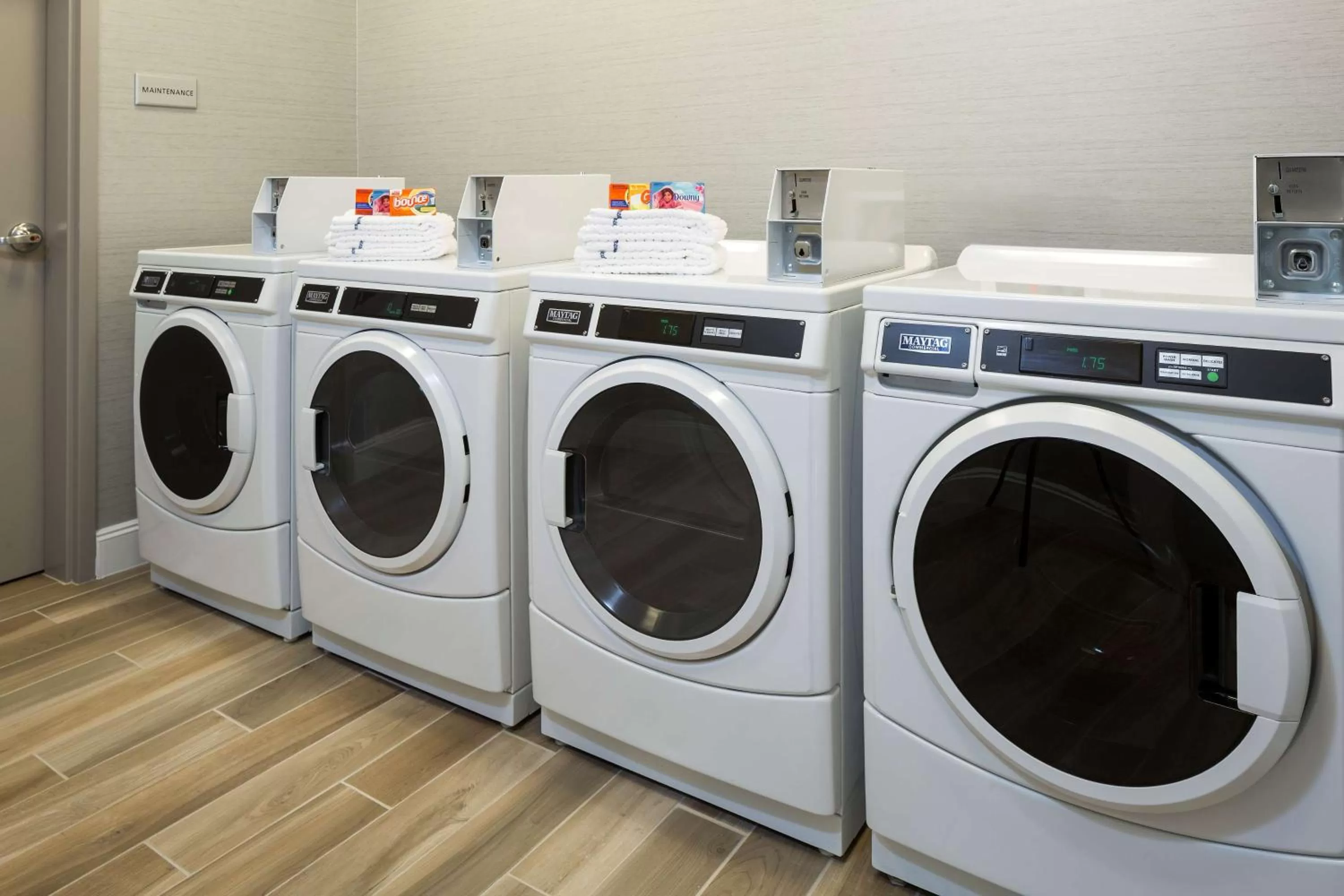 Property building in Hampton Inn & Suites Newport/Cincinnati, KY