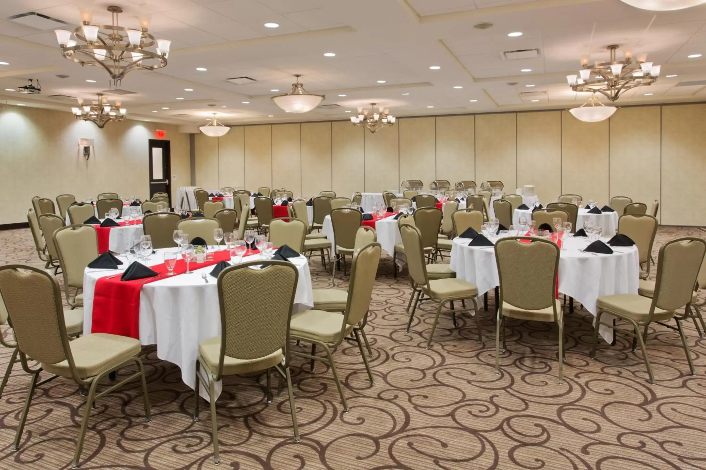 Banquet/Function facilities, Restaurant/Places to Eat in Holiday Inn Hotel & Suites Red Deer, an IHG Hotel