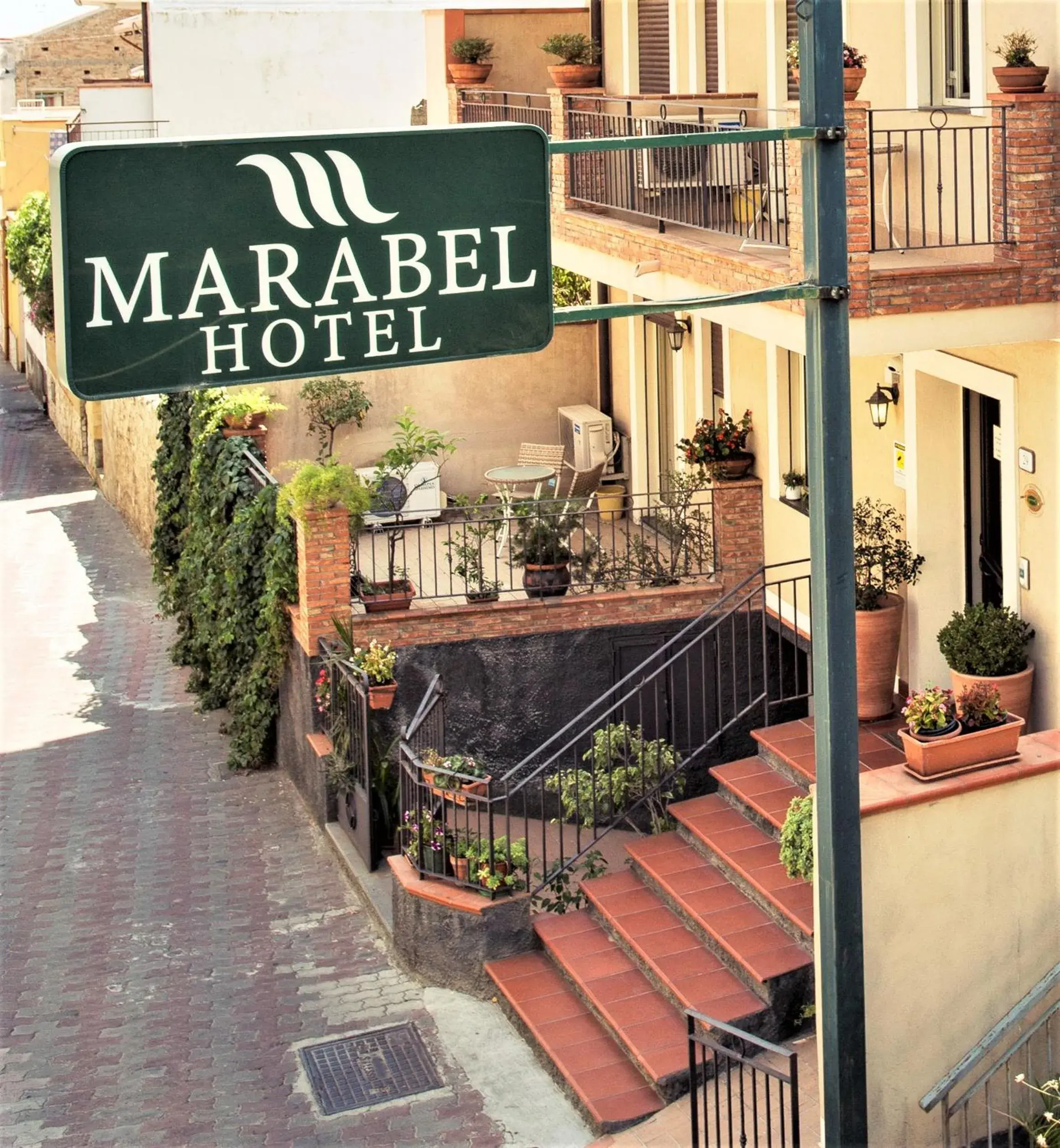 Facade/entrance in Hotel Marabel
