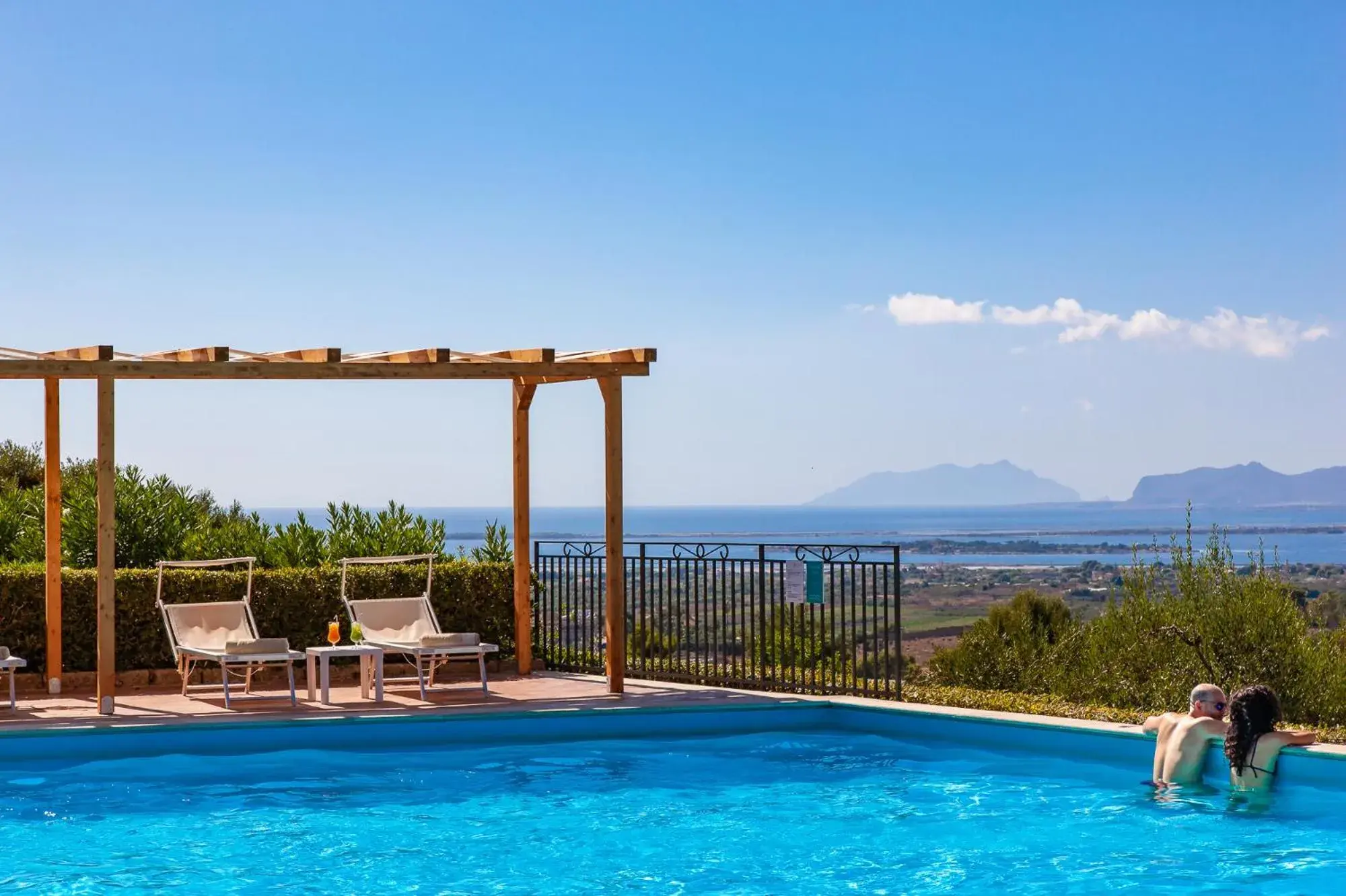 Swimming Pool in Hotel Baglio Oneto dei Principi di San Lorenzo - Luxury Wine Resort
