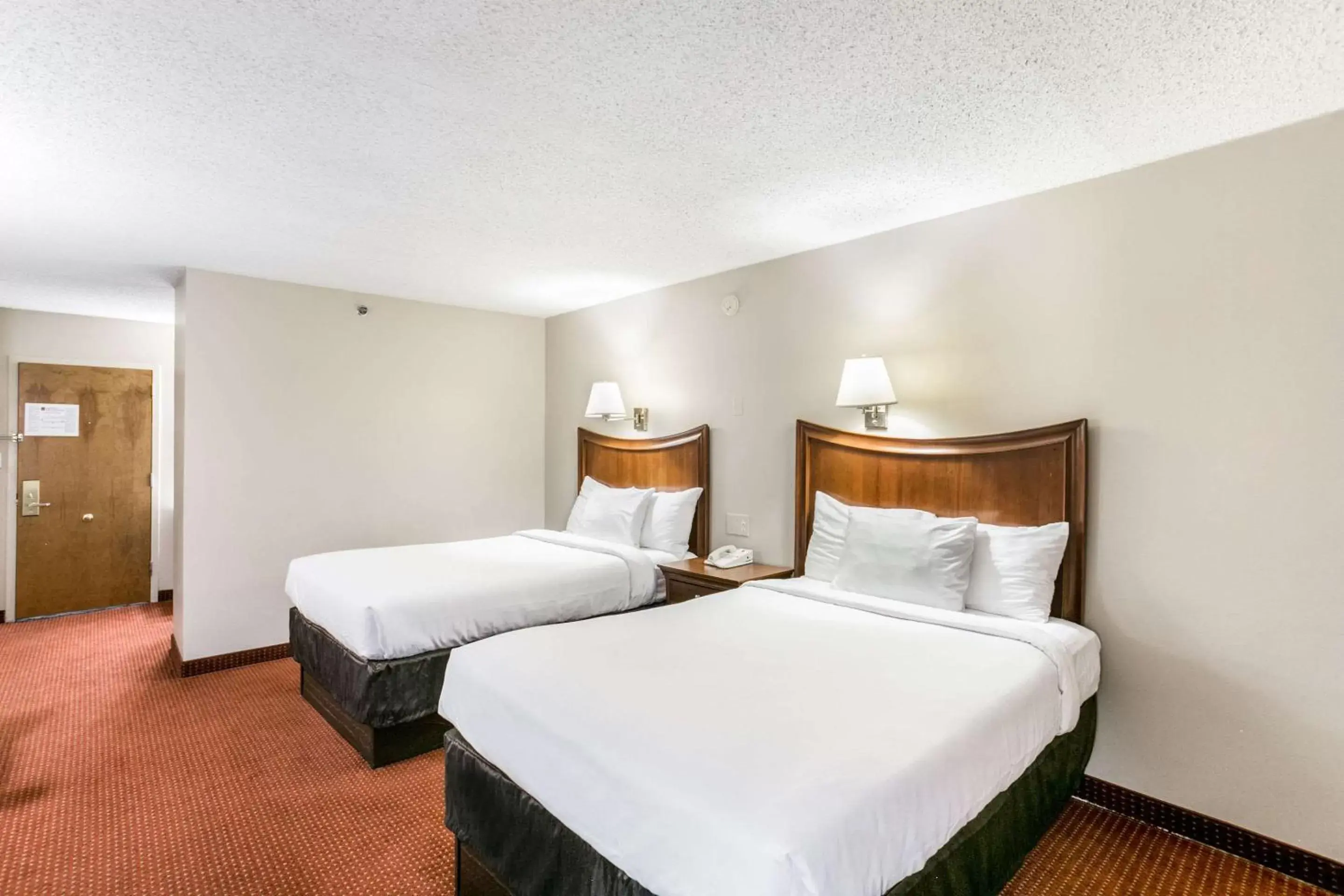 Photo of the whole room, Bed in Clarion Hotel BWI Airport Arundel Mills