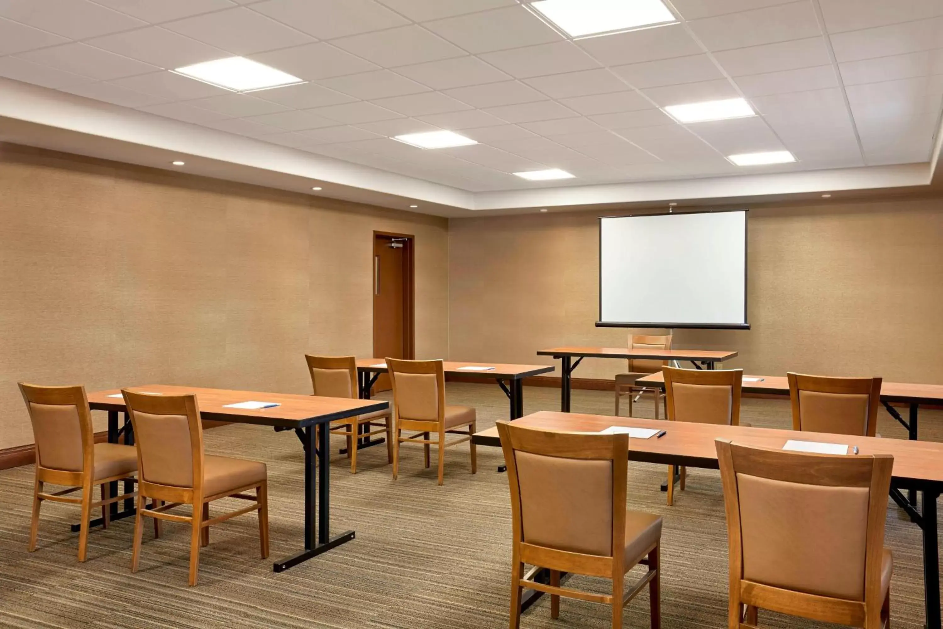 Meeting/conference room in Four Points by Sheraton Regina