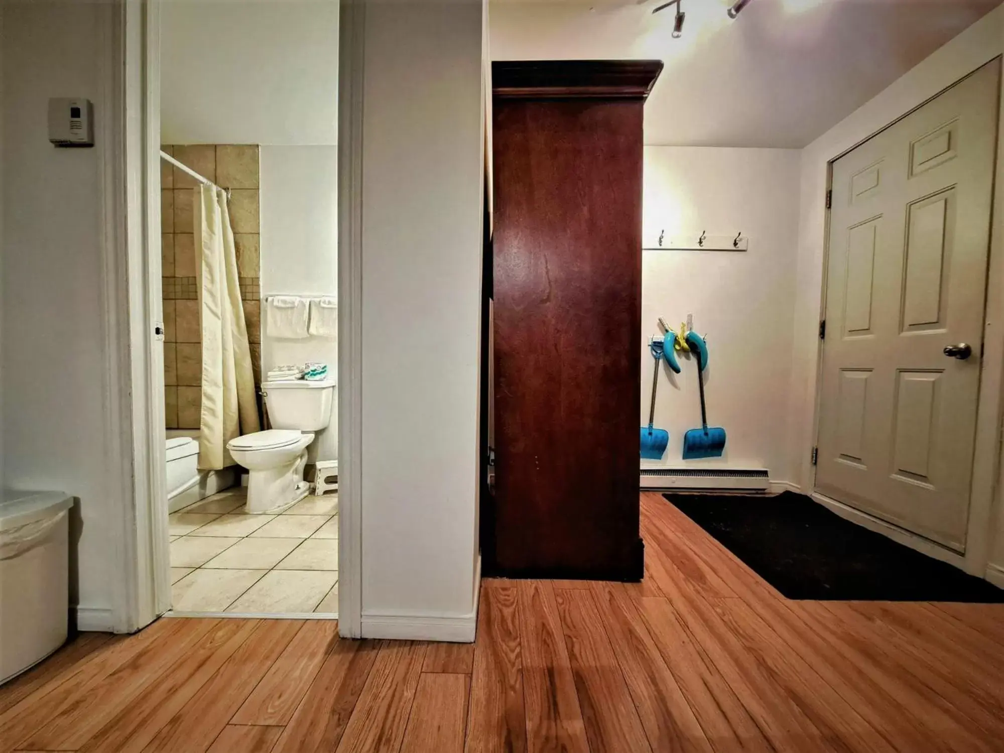 Toilet, Bathroom in Motel Bonsoir