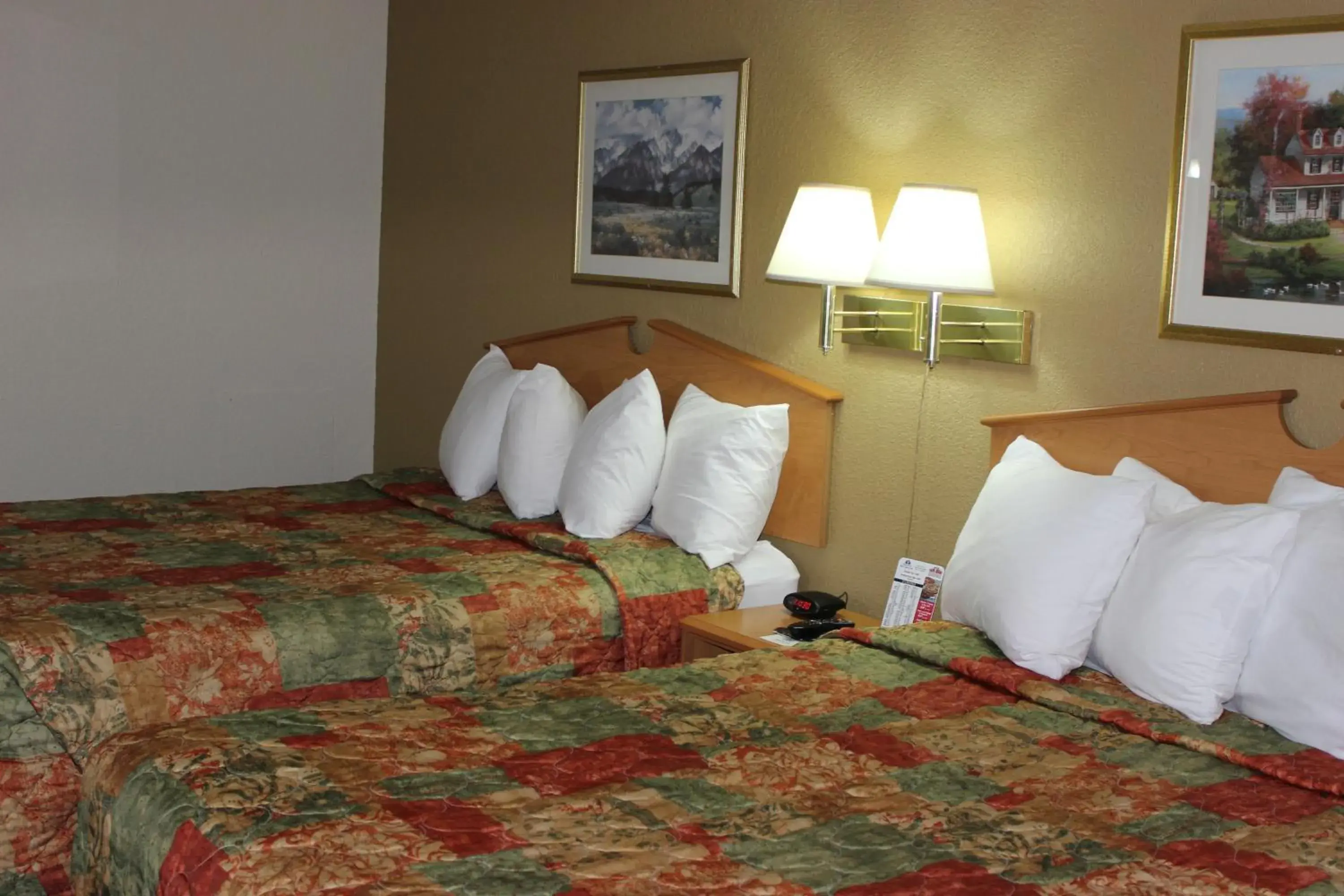 Bed in Americas Best Value Inn Grand Forks