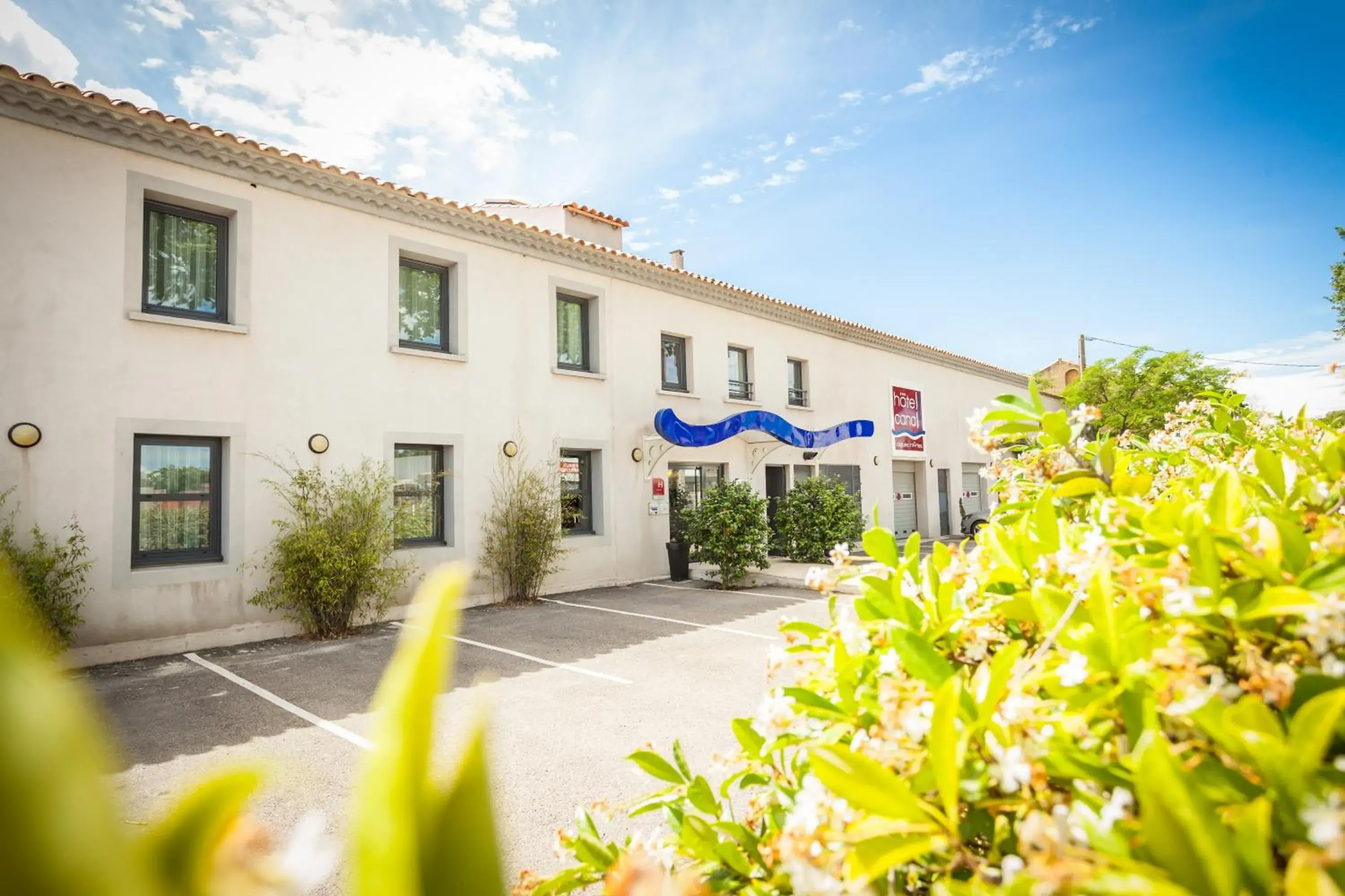 Property Building in Hotel Canal Aigues Mortes