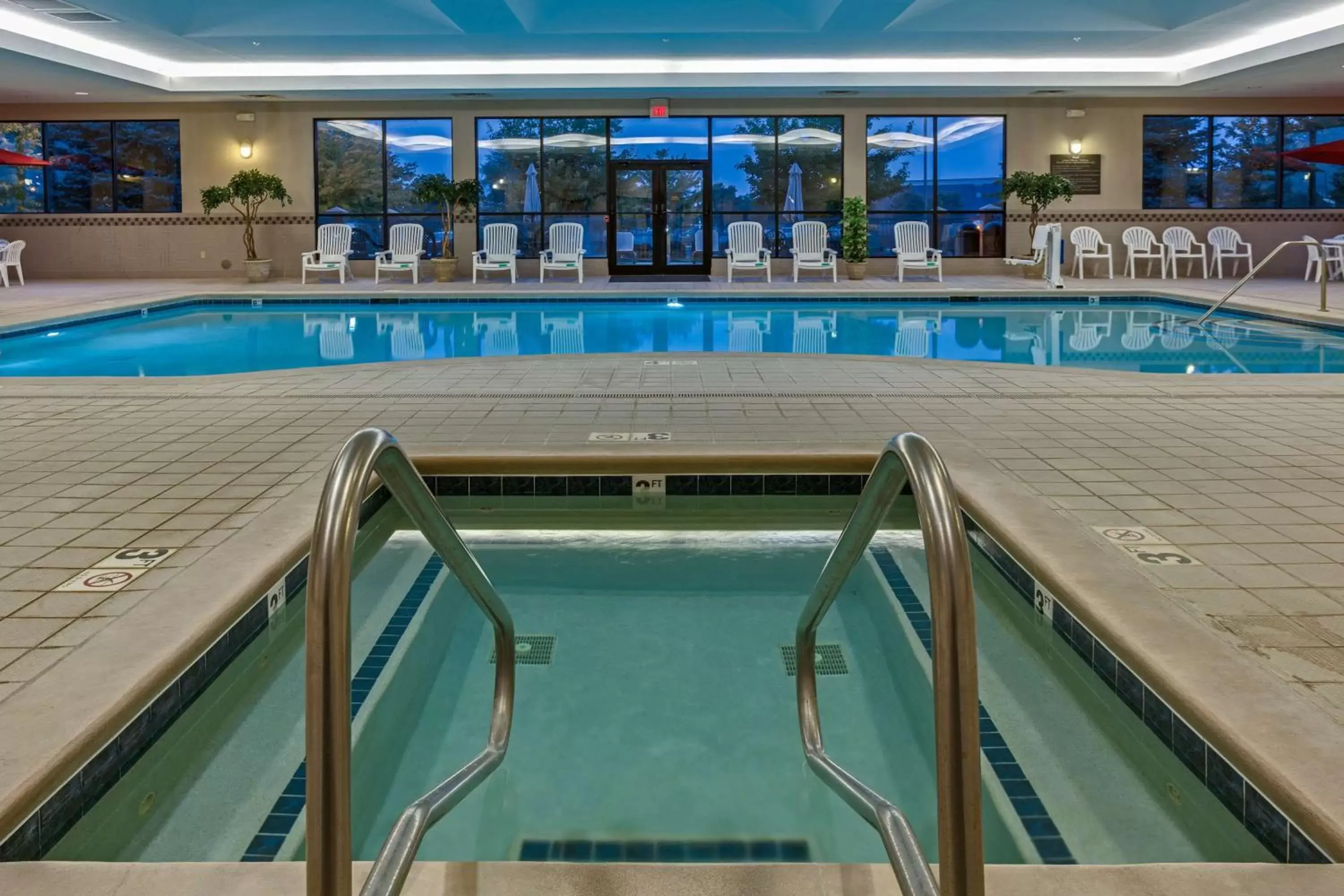 Pool view, Swimming Pool in Hampton Inn Toledo-South/Maumee