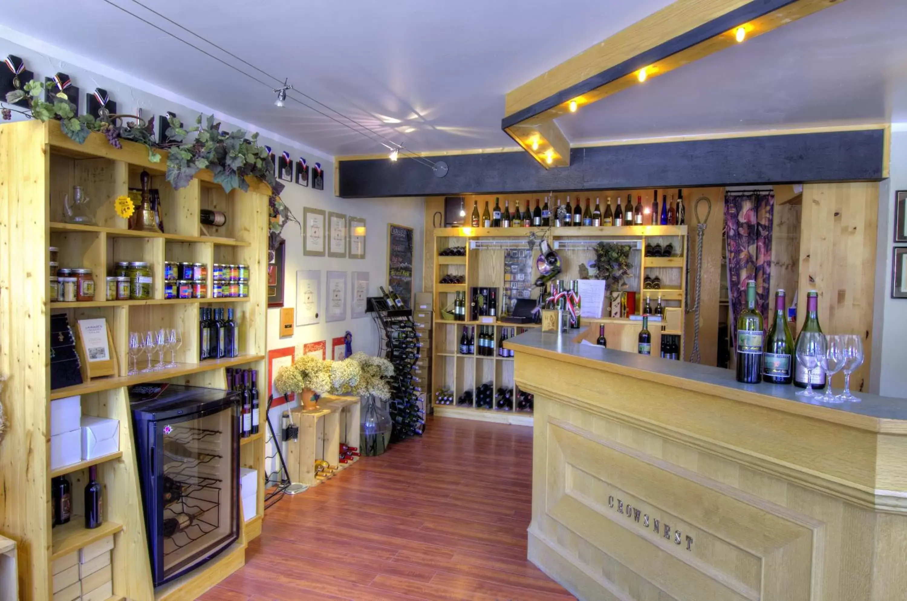 On-site shops in Crowsnest Vineyards Guesthouse
