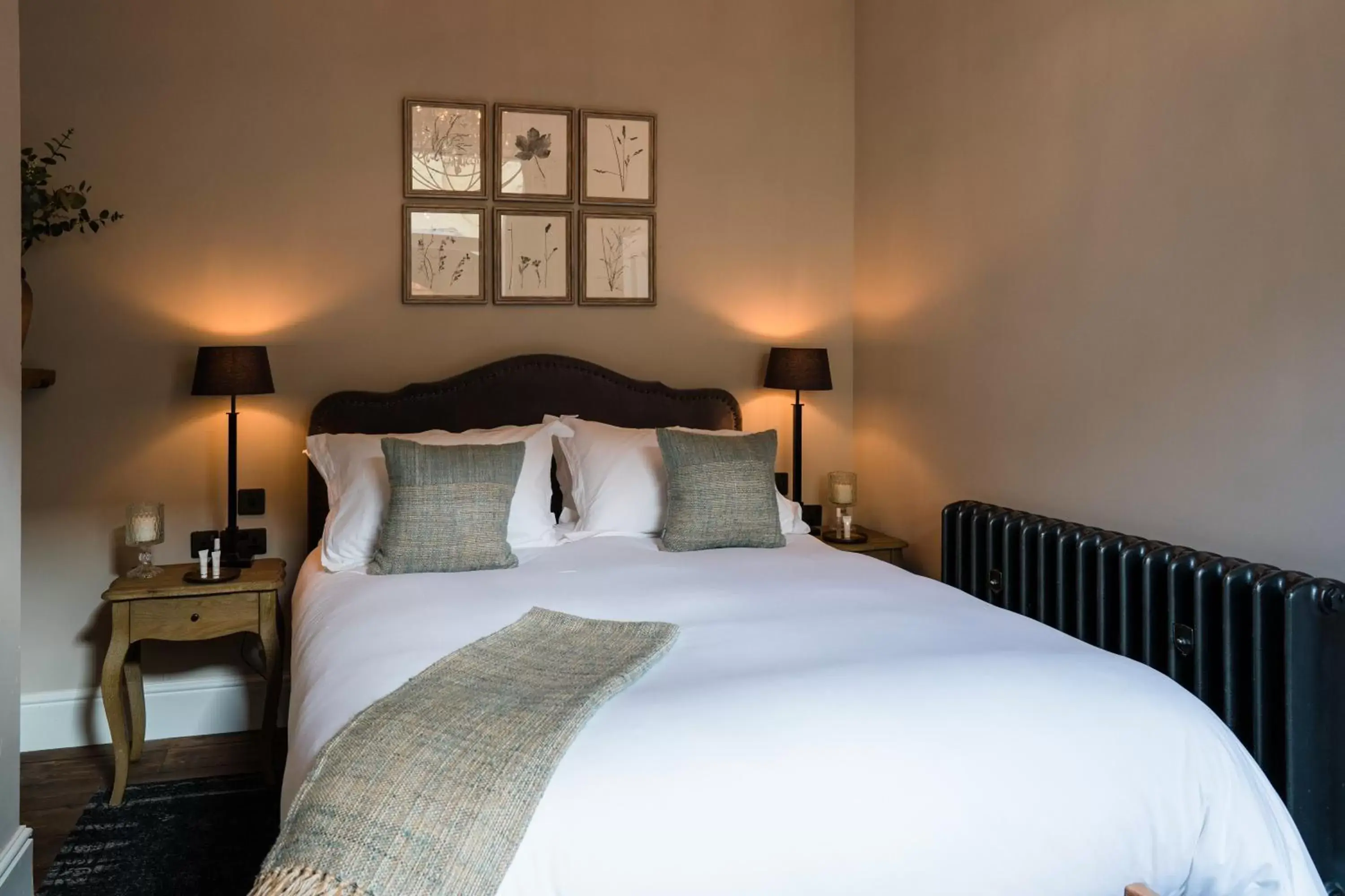 Bedroom, Bed in The Regency Suites & Residences