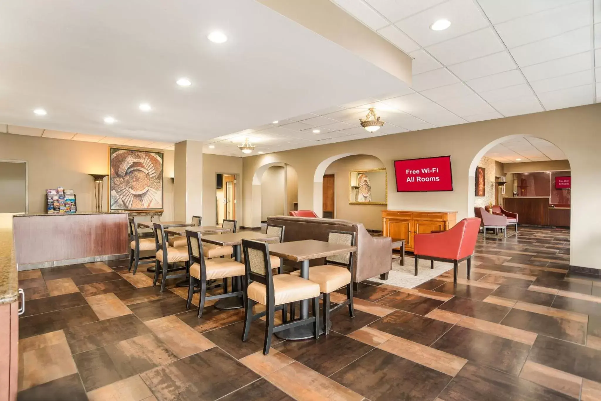 Lobby or reception, Restaurant/Places to Eat in Red Roof Inn Baltimore South Glen Burnie