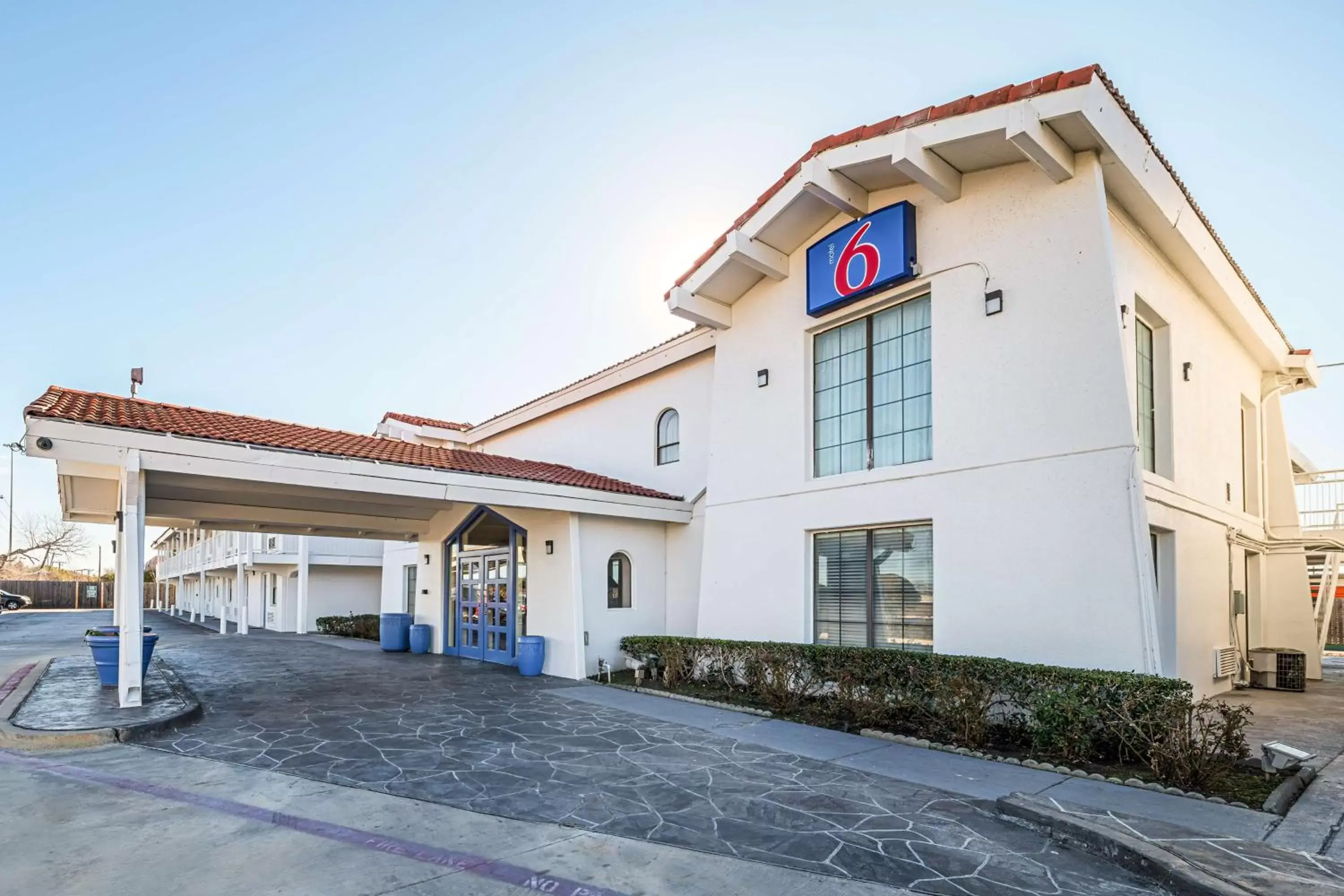 Property building in Motel 6-Grand Prairie, TX - Interstate 30