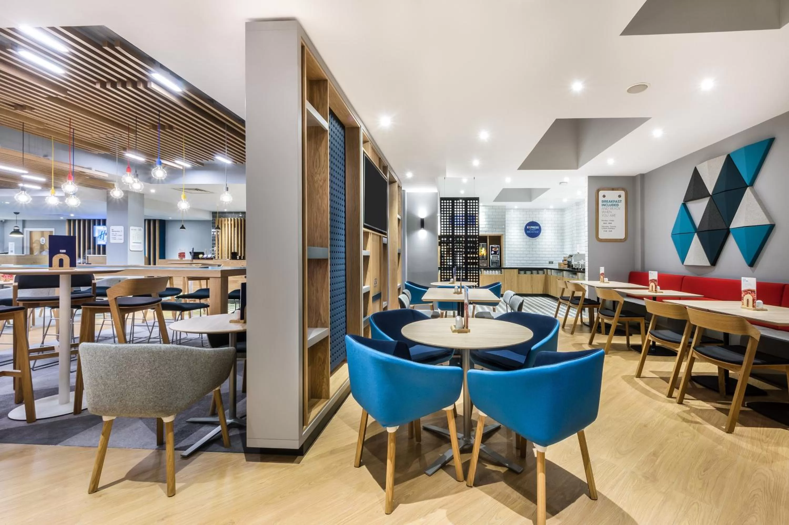 Restaurant/places to eat in Holiday Inn Express London - Watford Junction by IHG