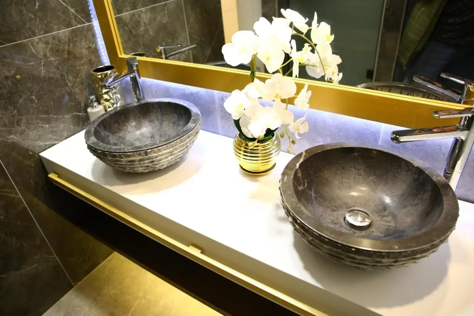 Restaurant/places to eat in Elexus Predeal Restaurant/places to eat in Elexus Predeal