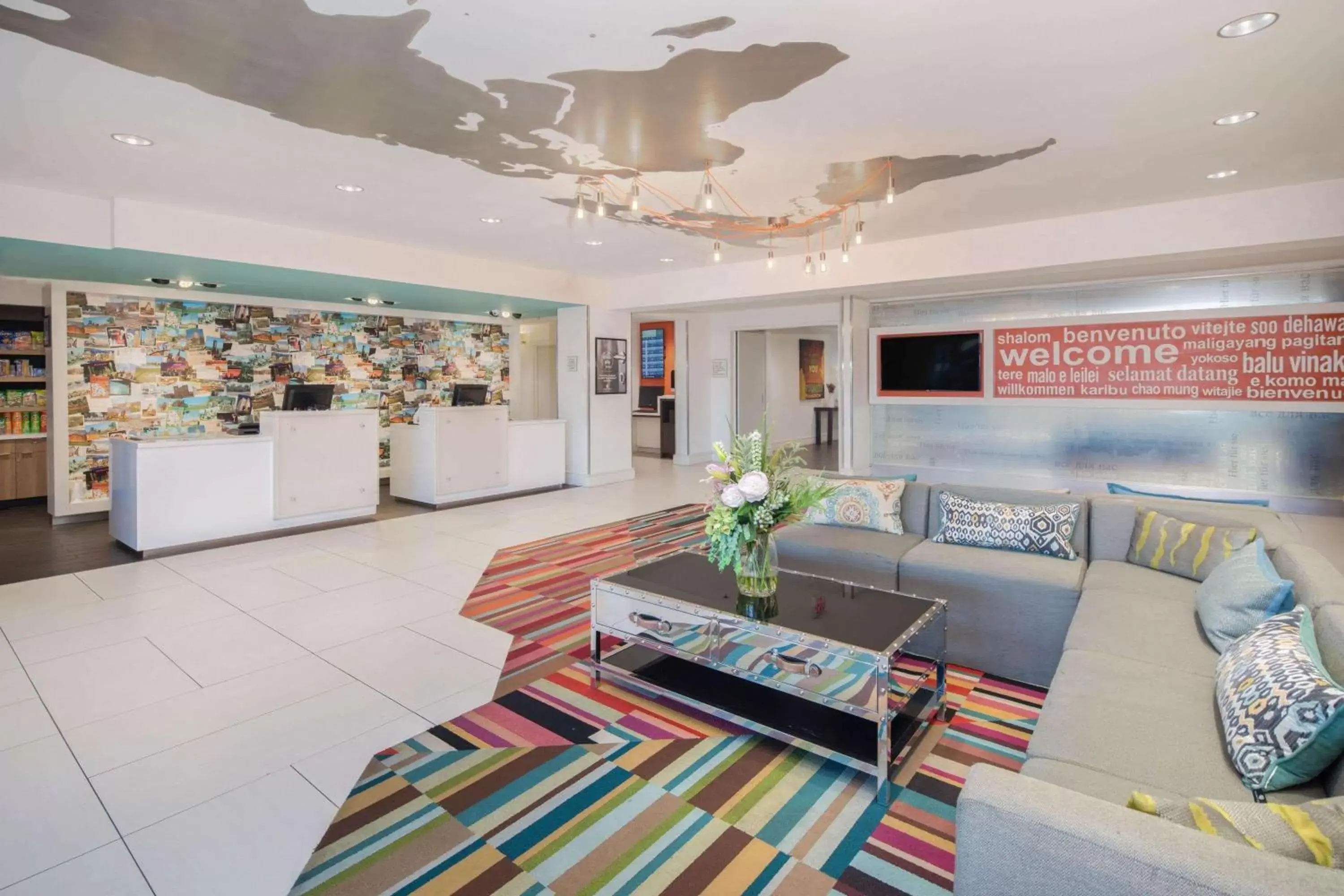 Lobby or reception in La Quinta by Wyndham Atlanta Airport North