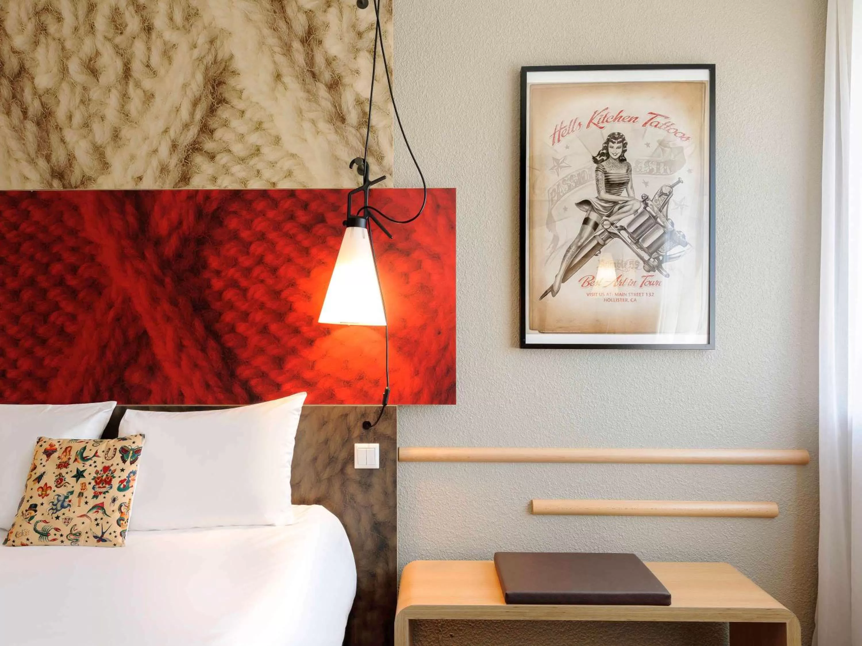 Photo of the whole room, Bed in ibis Berlin Mitte