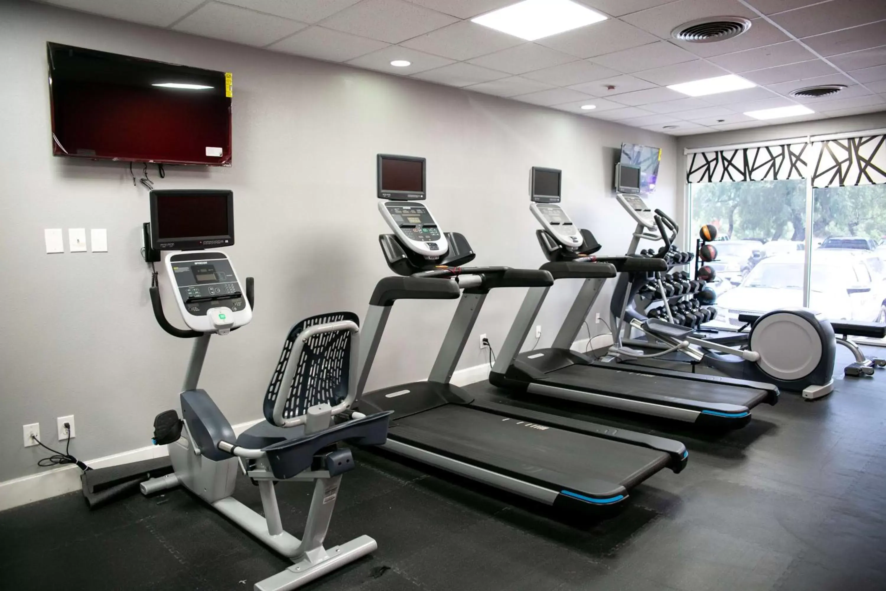 Spa and wellness centre/facilities, Fitness Center/Facilities in Radisson Hotel McAllen Airport