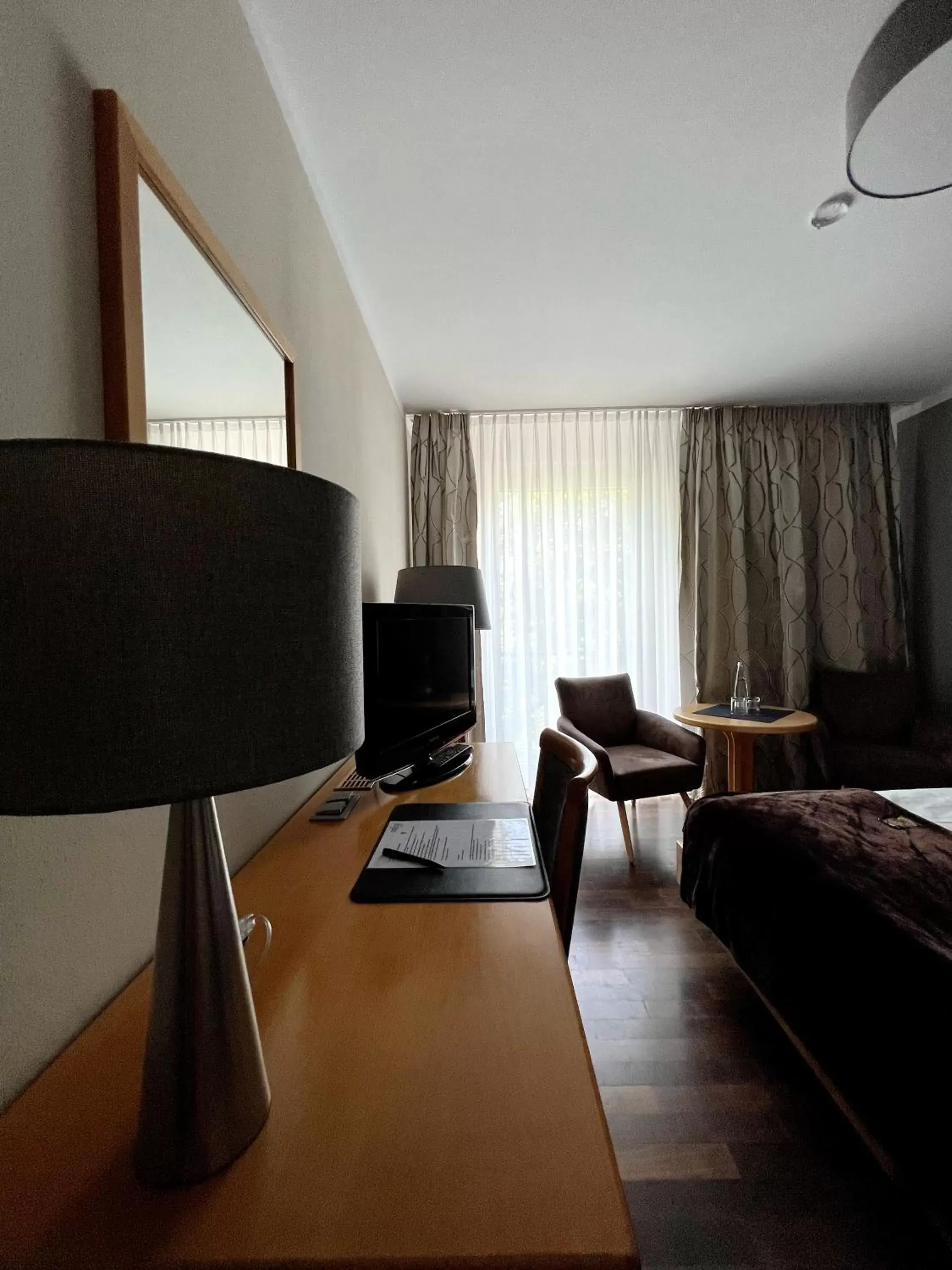 TV and multimedia, TV/Entertainment Center in Hotel Prinz