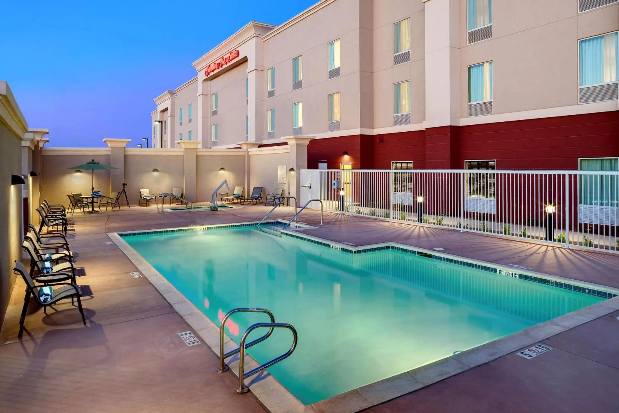 Pool view, Swimming Pool in Hampton Inn & Suites Blythe, CA