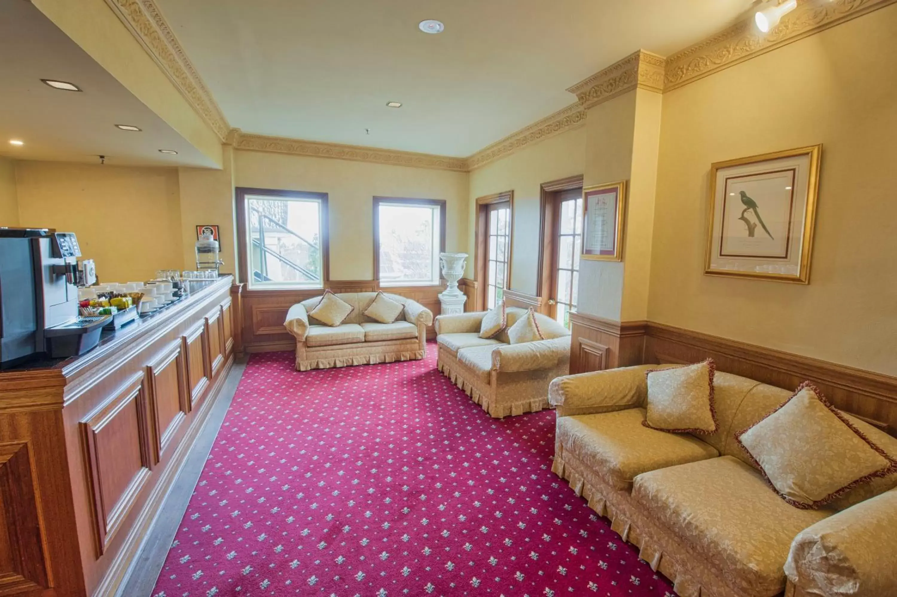 Meeting/conference room, Seating Area in Mountain Heritage Hotel