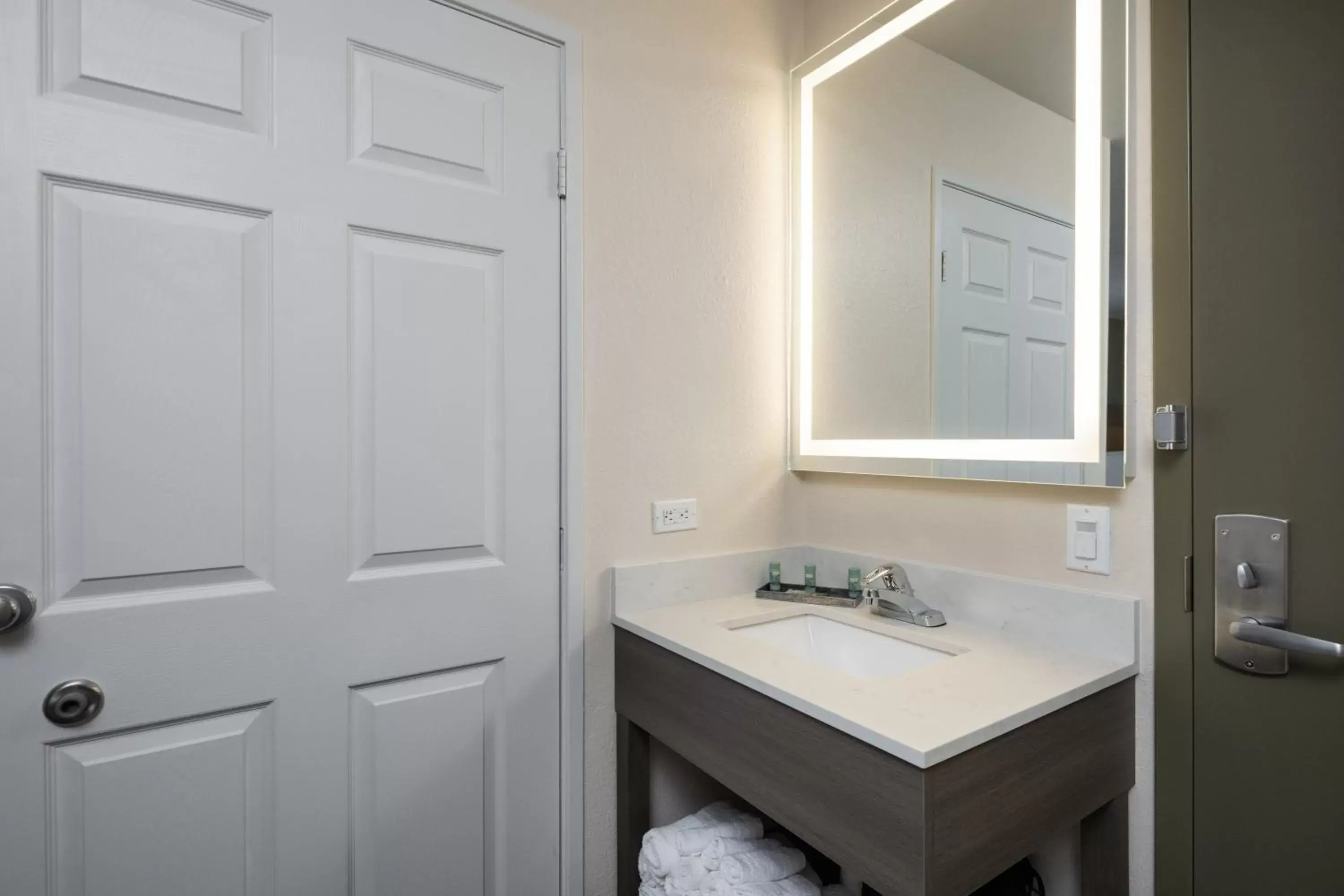 Bathroom in SureStay Plus Hotel by Best Western Hayward