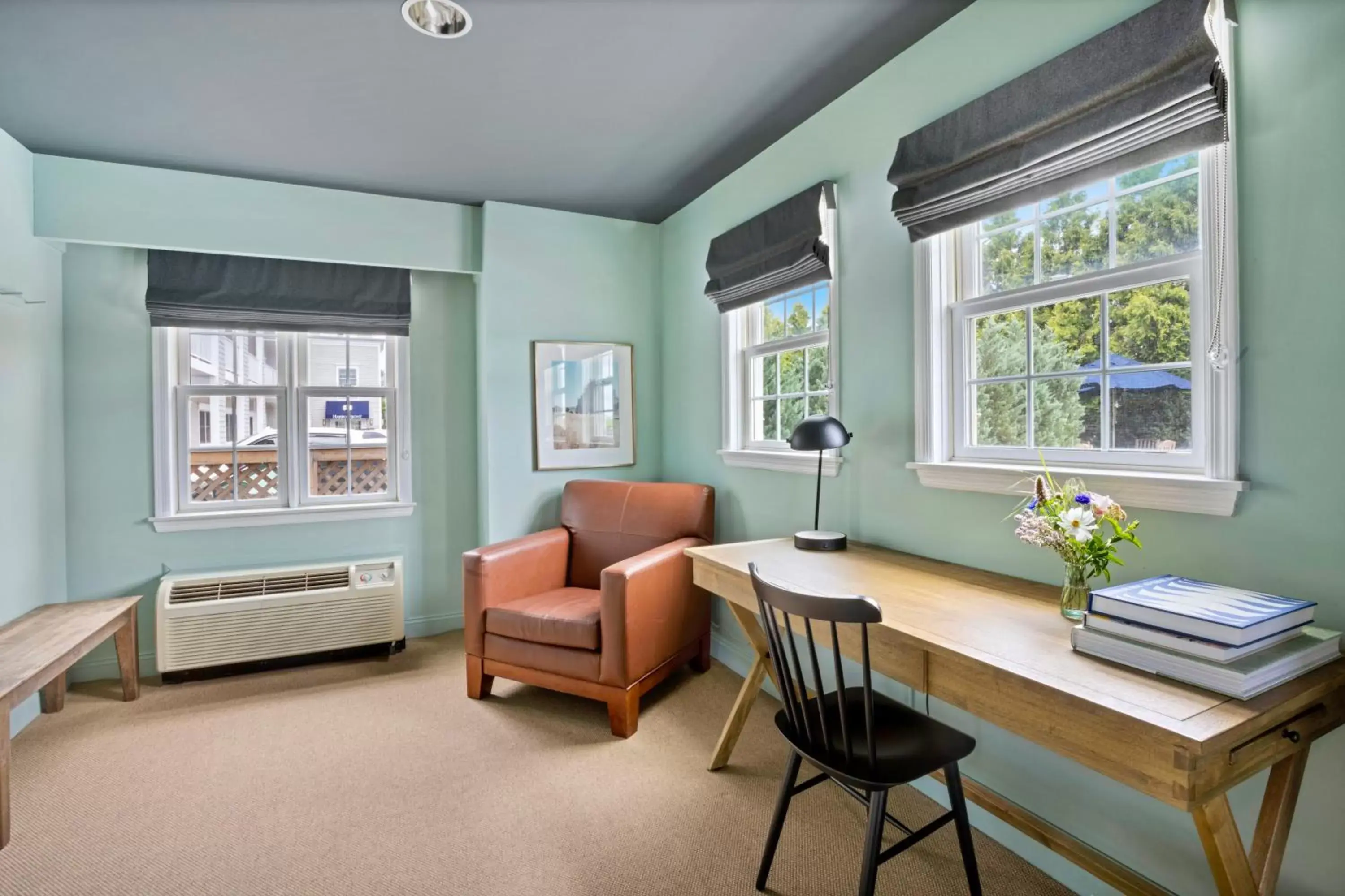 Seating Area in The Harbor Front Inn