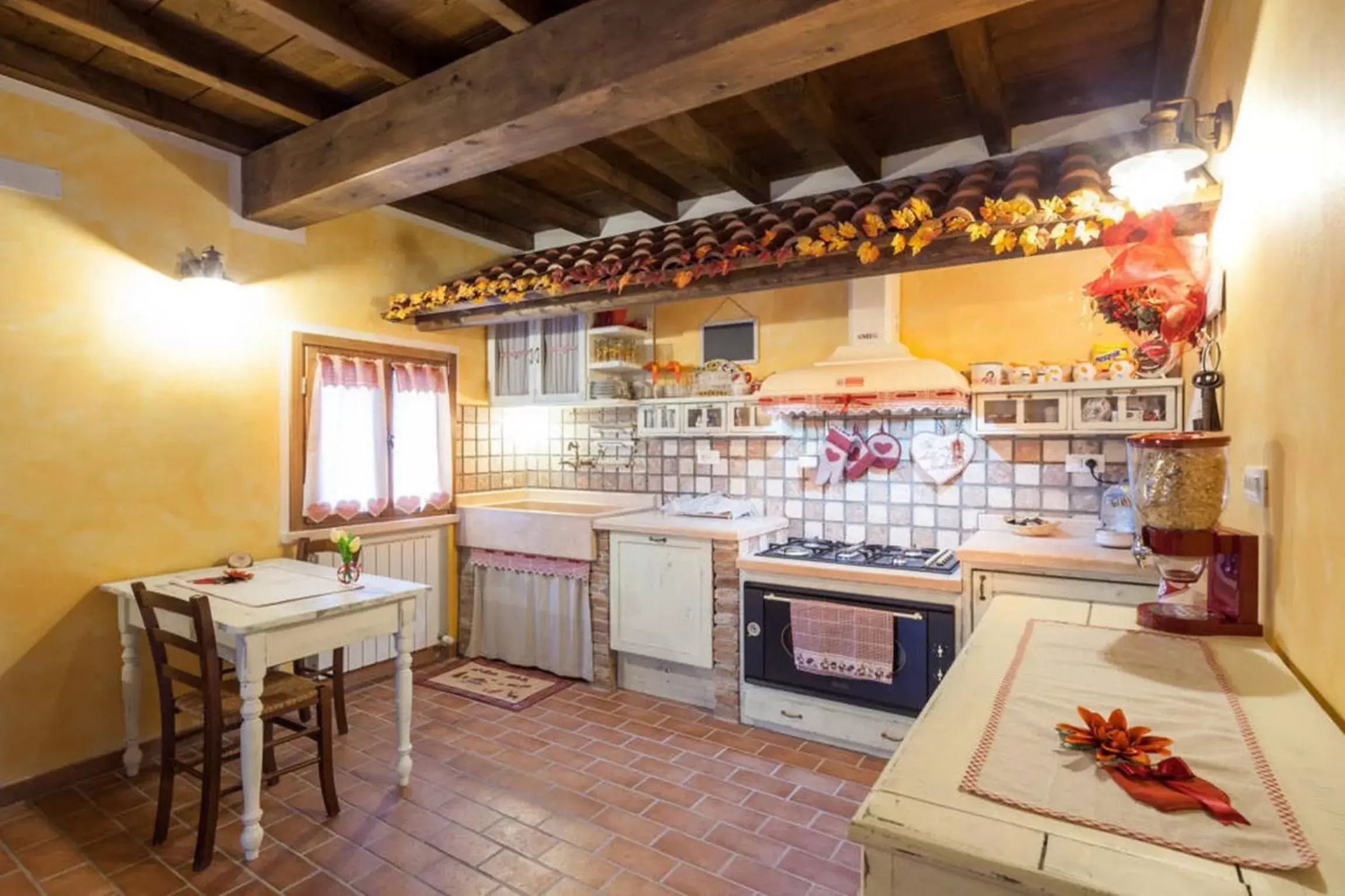 Communal kitchen, Kitchen/Kitchenette in La Casa Delle Rondini