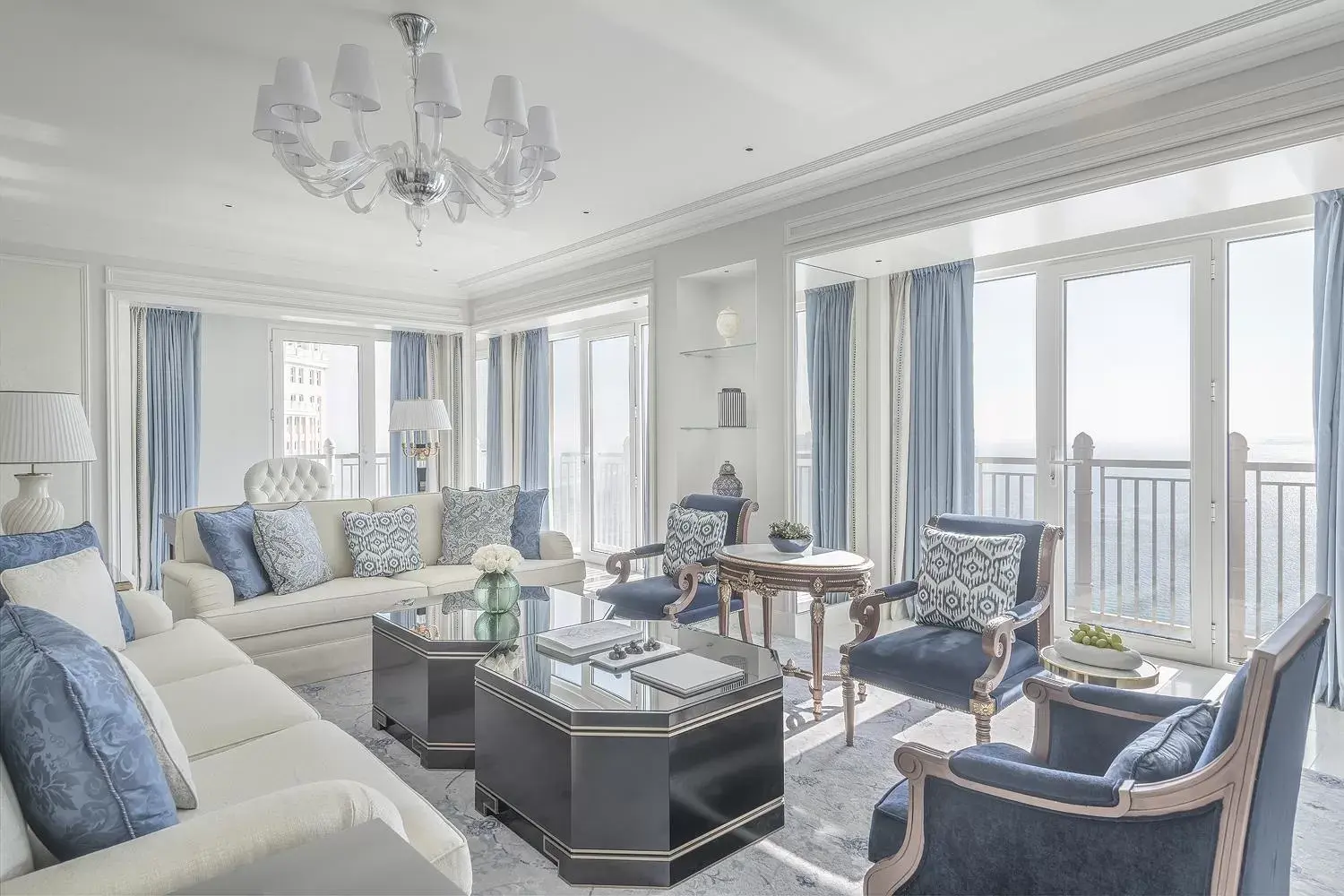 Living room, Seating Area in Four Seasons Hotel Doha