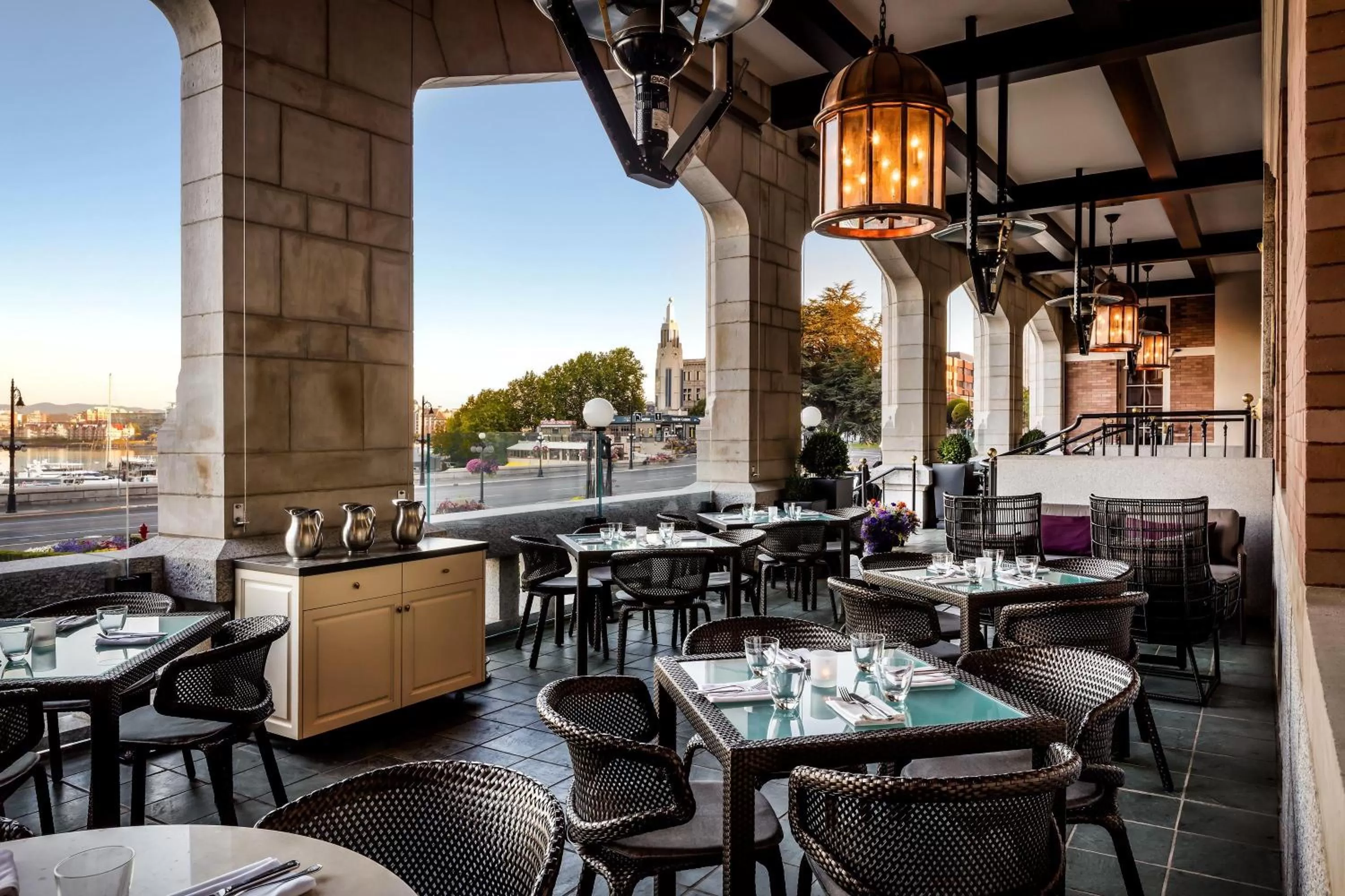 Restaurant/places to eat in Fairmont Empress Hotel