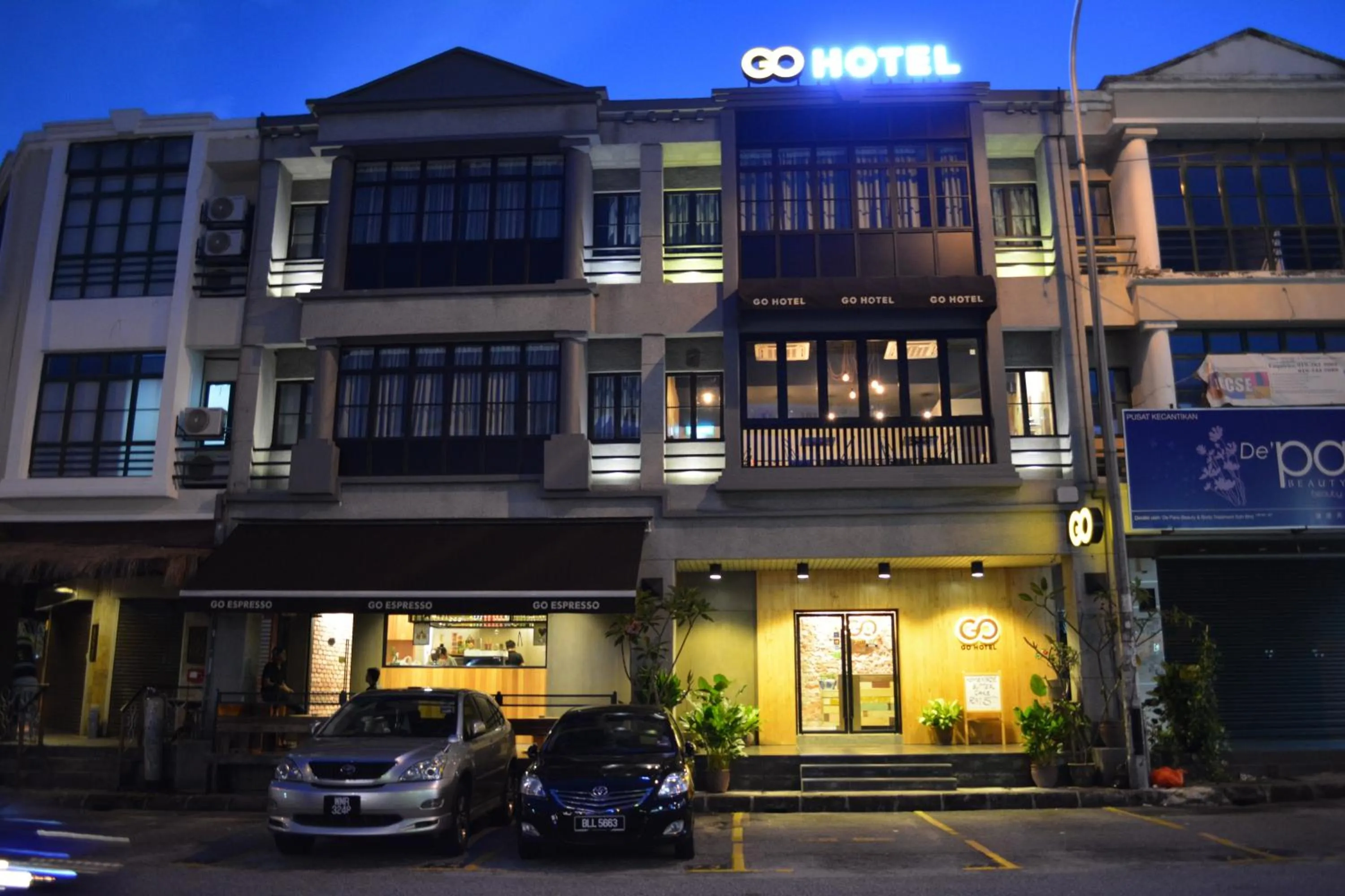 Facade/entrance in Go Hotel