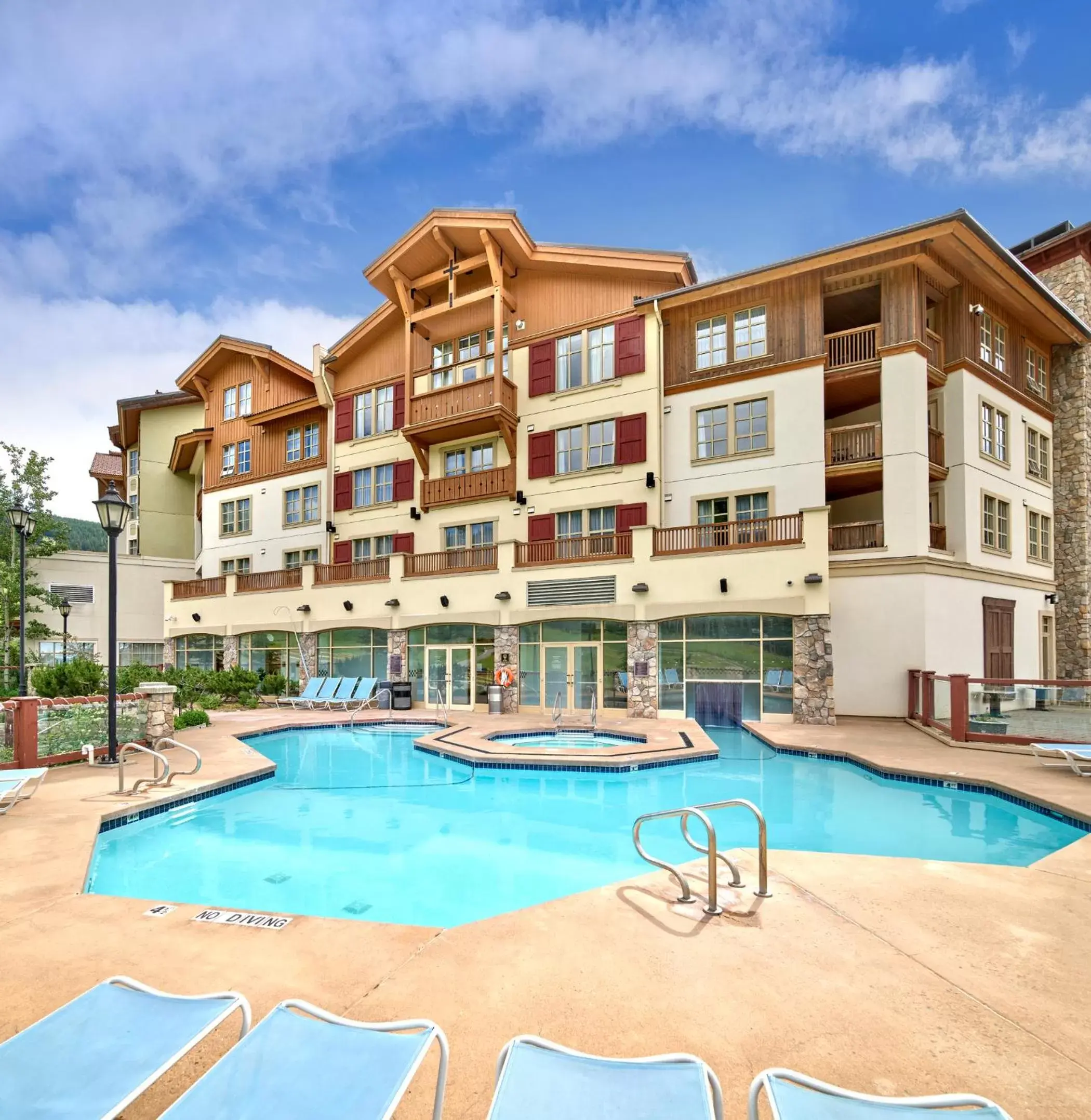 Swimming pool, Property Building in Sun Peaks Grand Hotel & Conference Centre