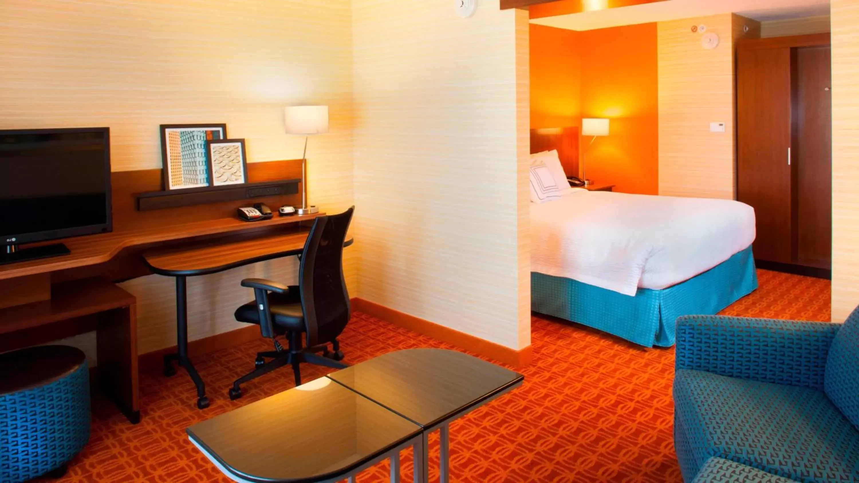Bed in Fairfield Inn & Suites by Marriott Atlanta Gwinnett Place