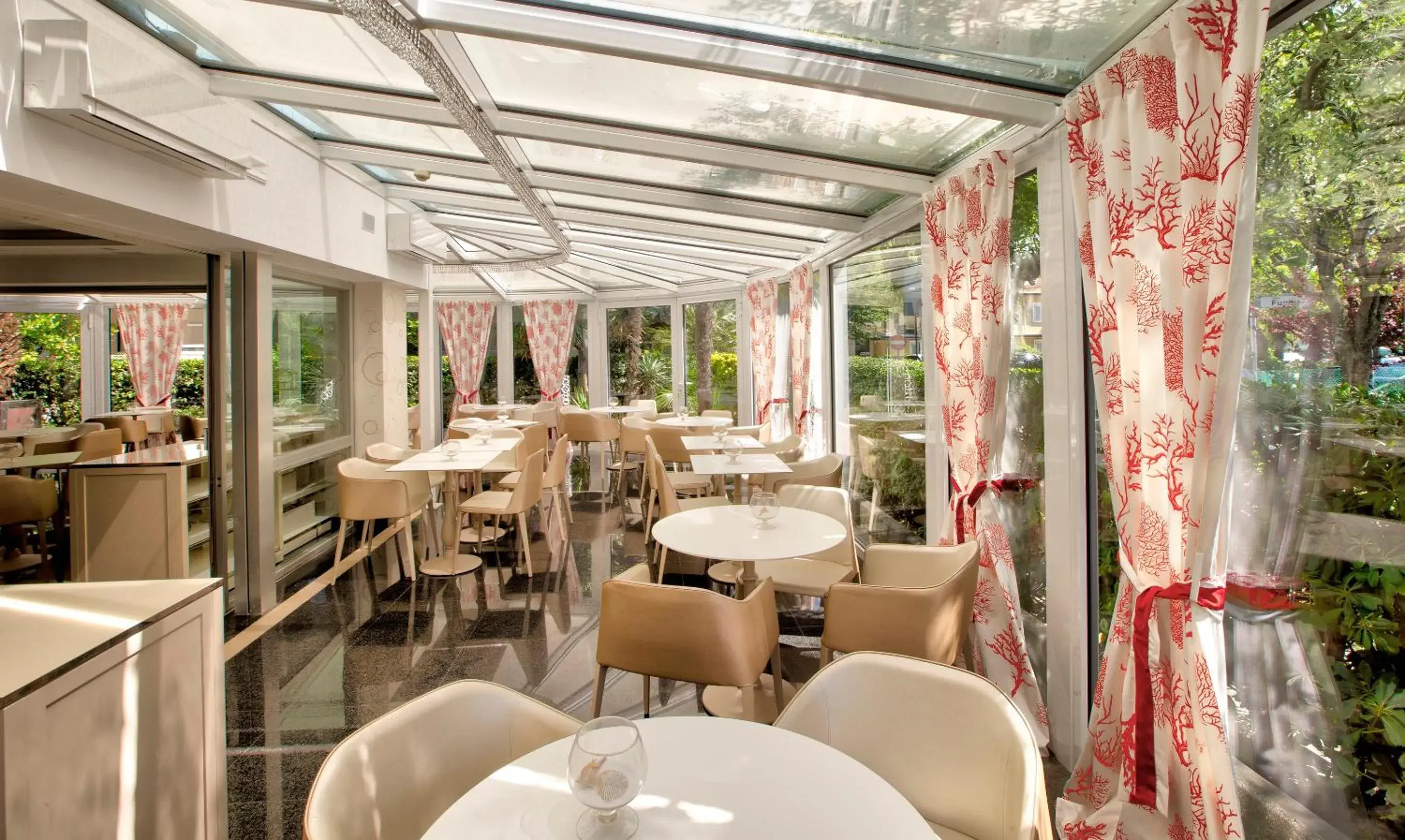 Patio, Restaurant/Places to Eat in Hotel Feldberg