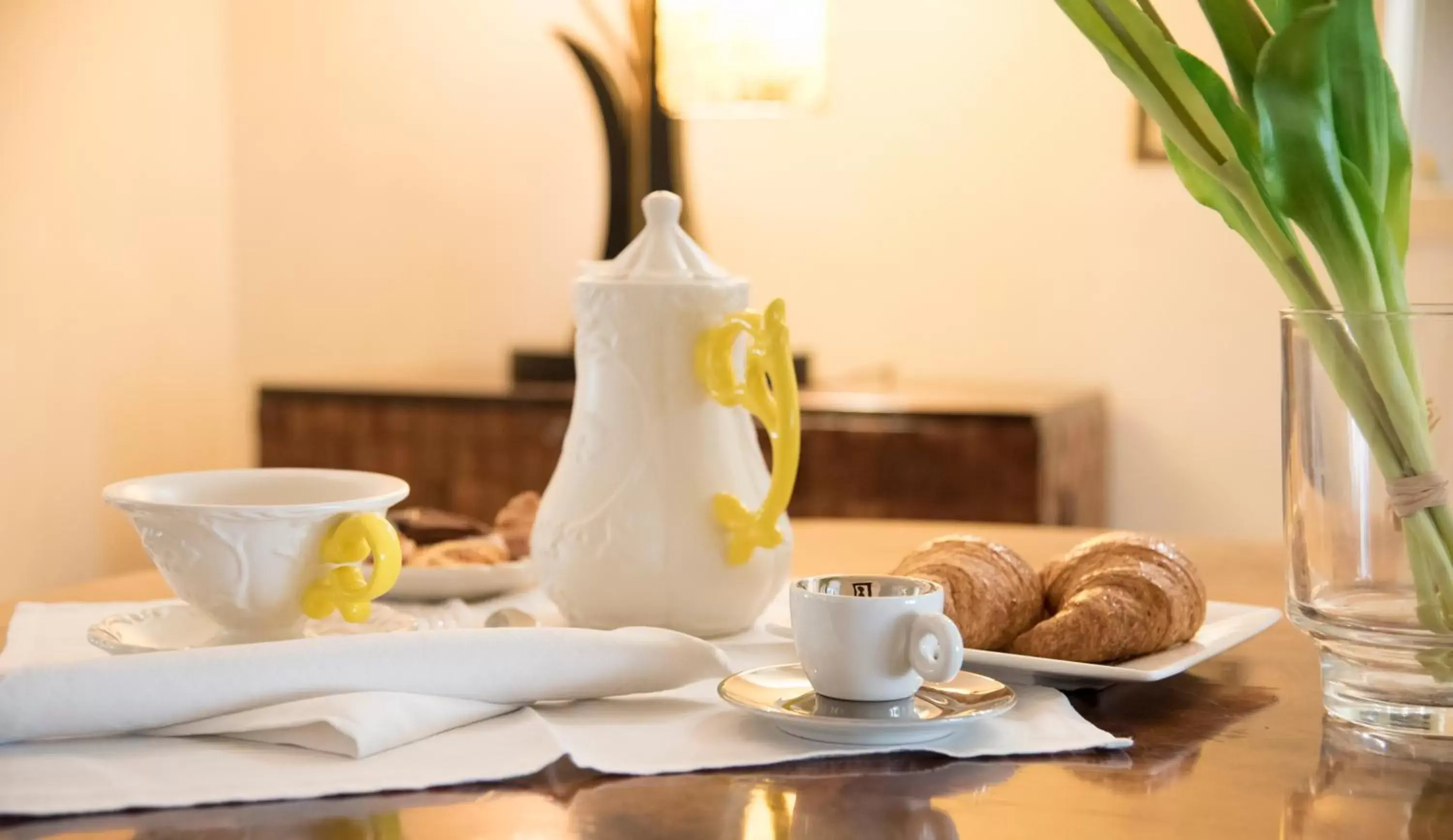 Coffee/tea facilities, Breakfast in B&B Villa dei Calchi - Suite Room di Charme