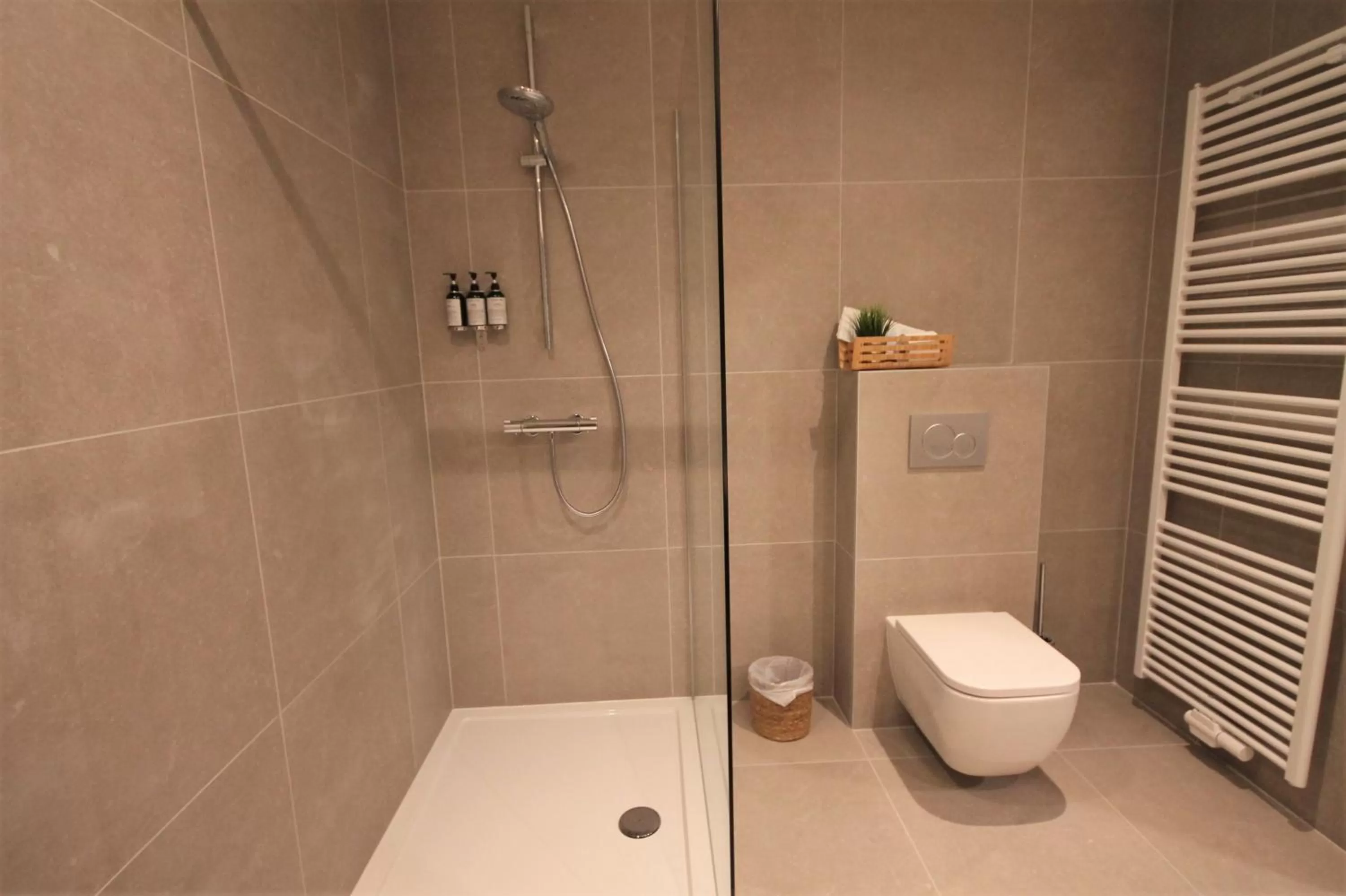 Bathroom in Bloomhotel