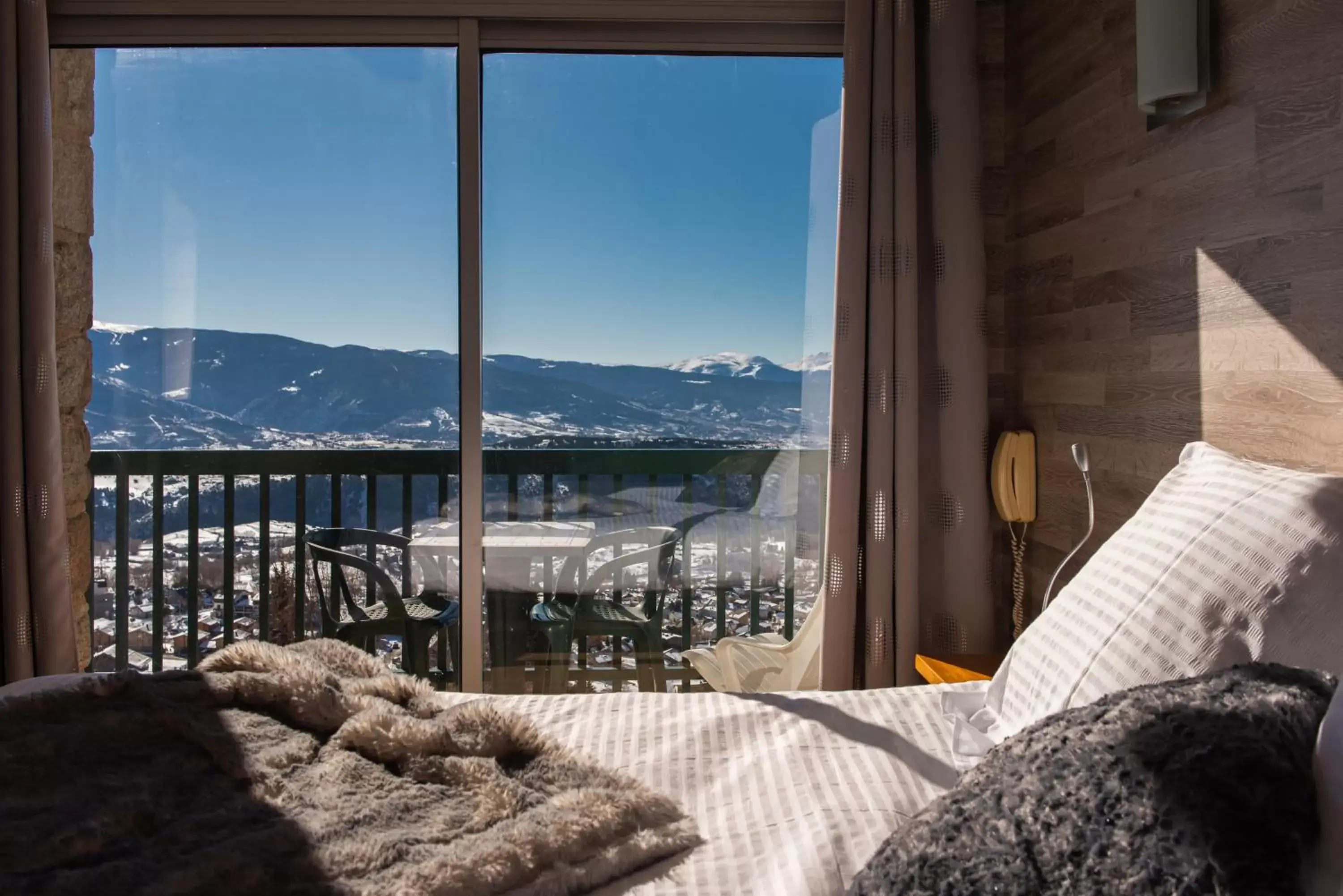 Bedroom, Mountain View in Hotel des Pyrénées