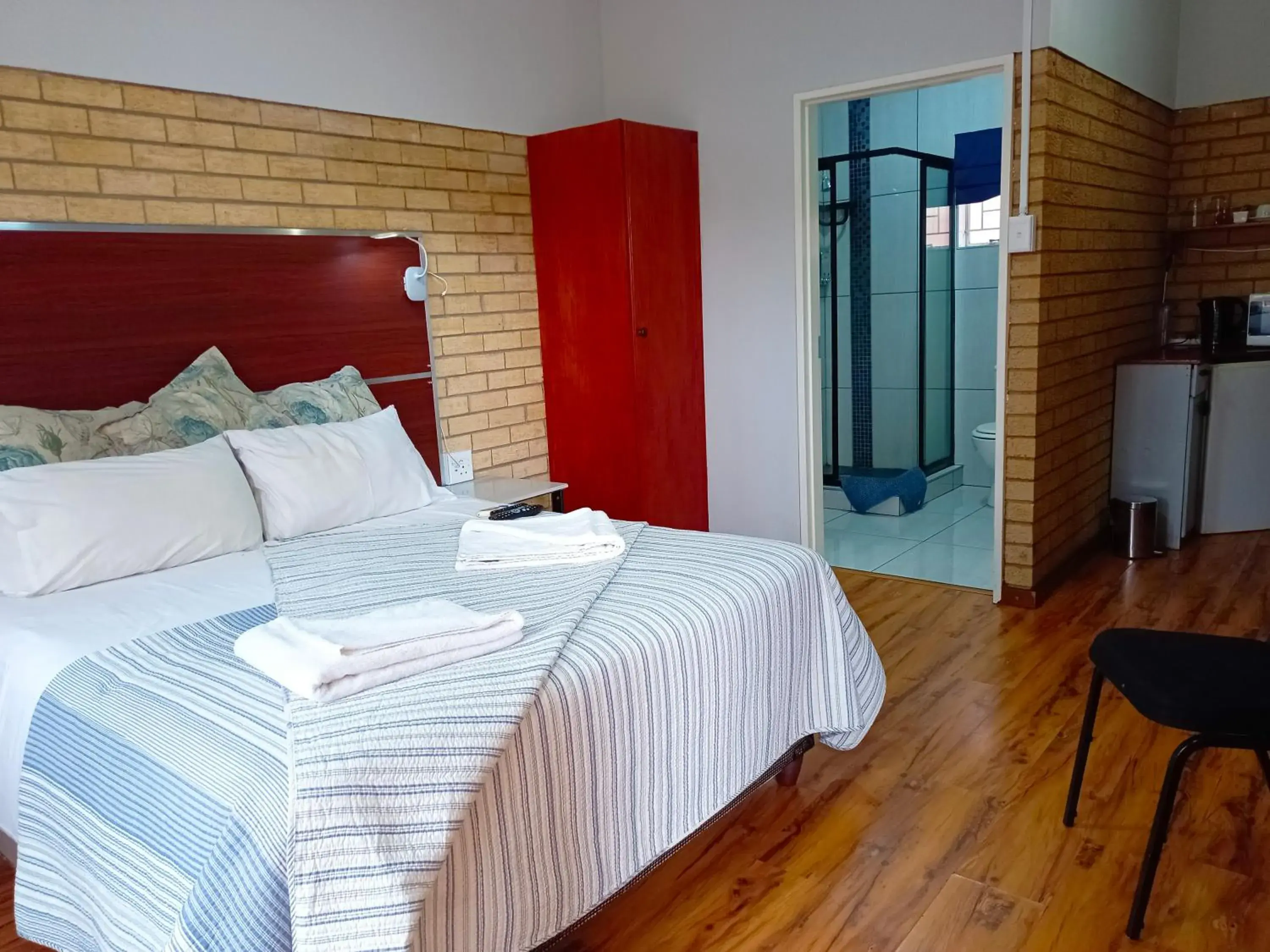 Bedroom, Bed in 21 On Coetzee Guest House