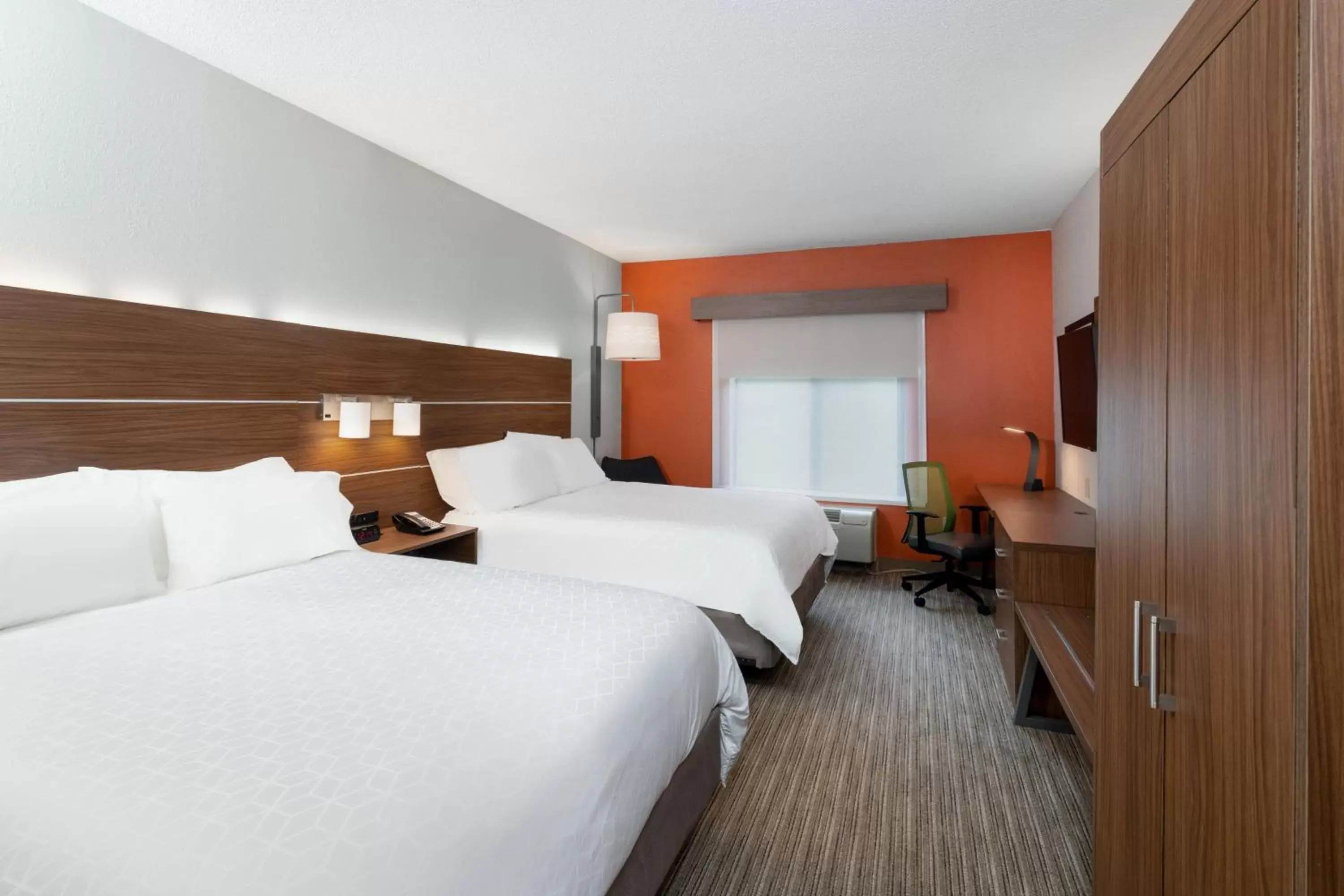 Photo of the whole room, Bed in Holiday Inn Express & Suites Tell City, an IHG Hotel