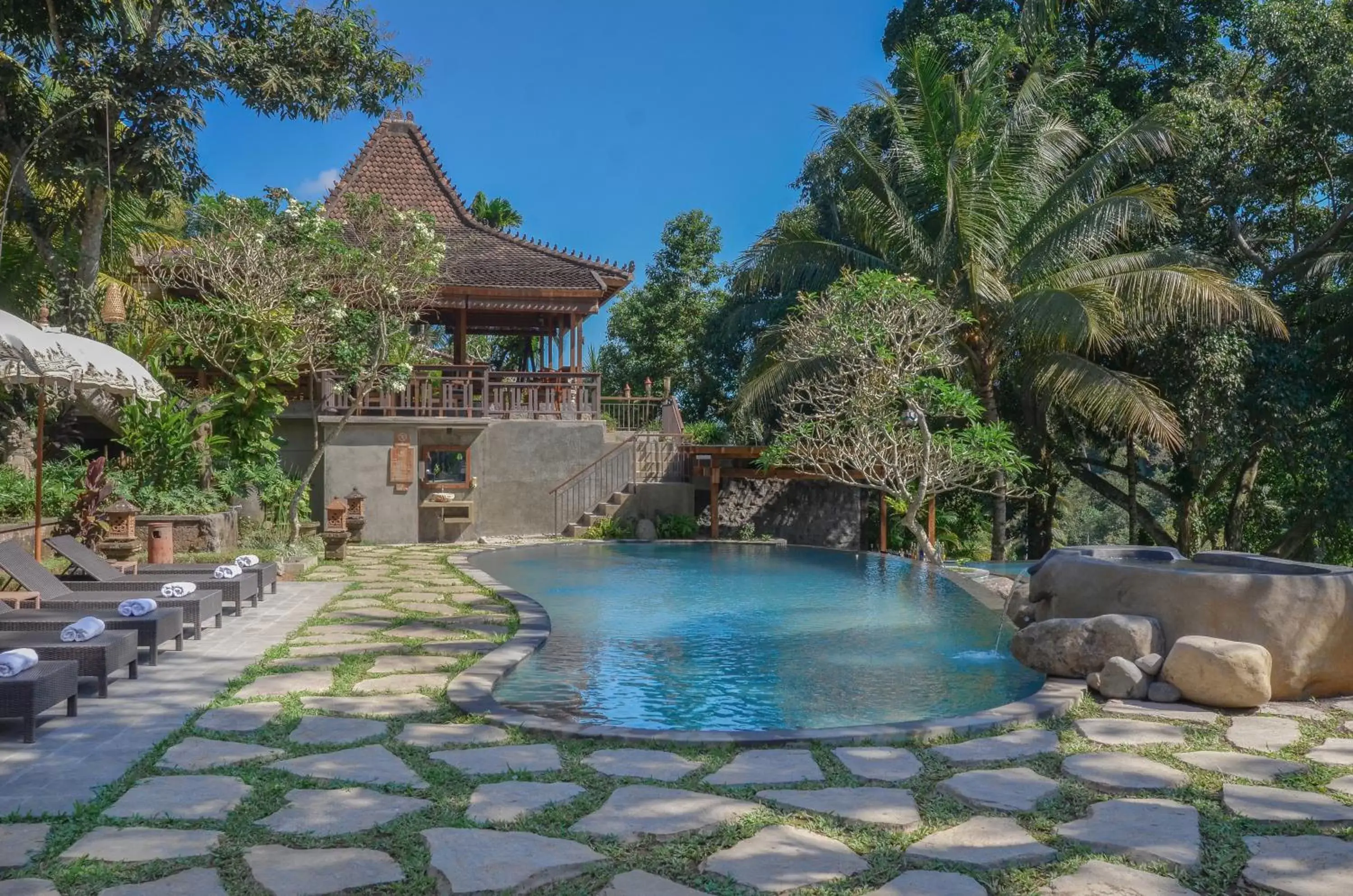 Massage, Swimming Pool in Bucu View Resort