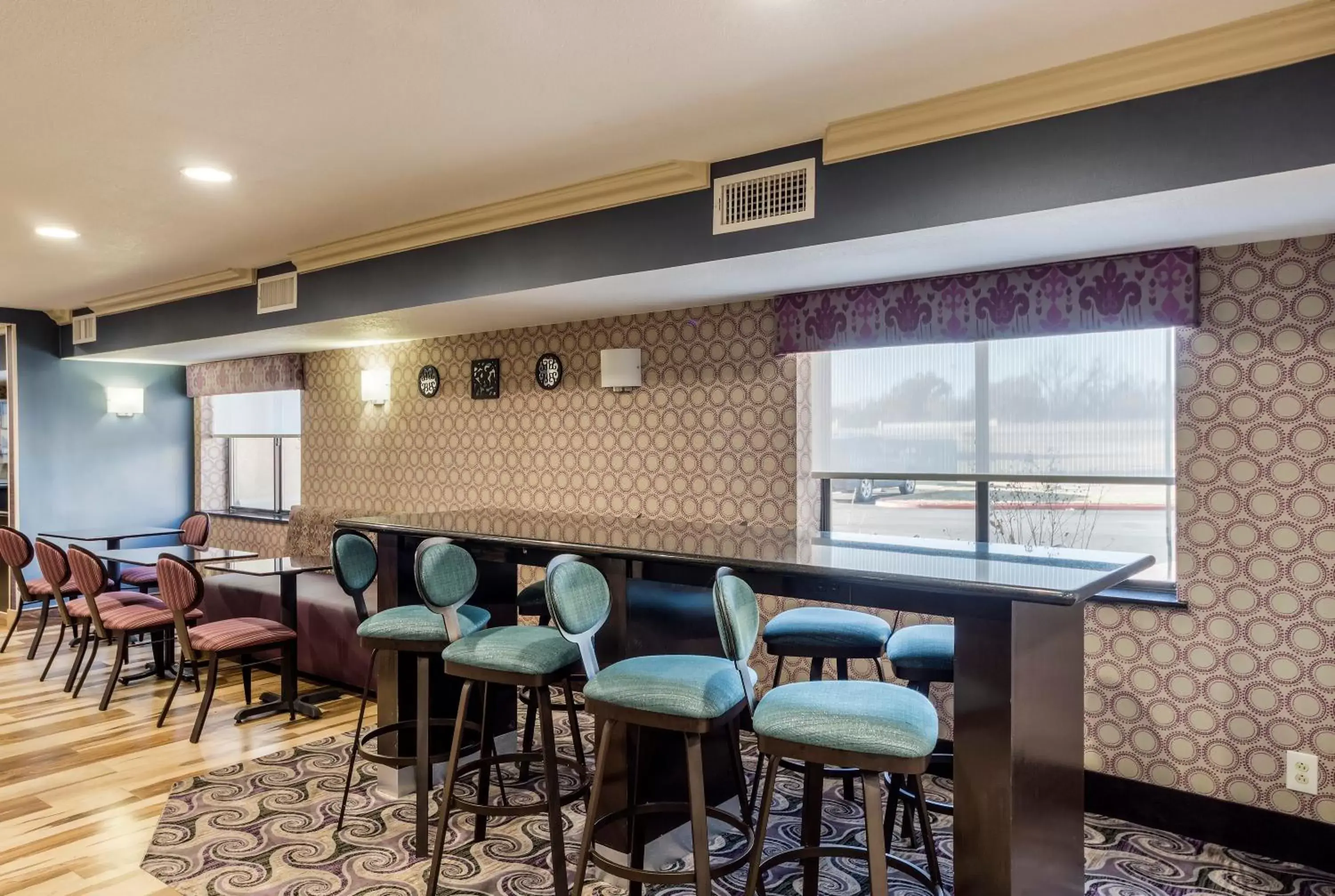 Lounge/Bar in Comfort Inn Midtown