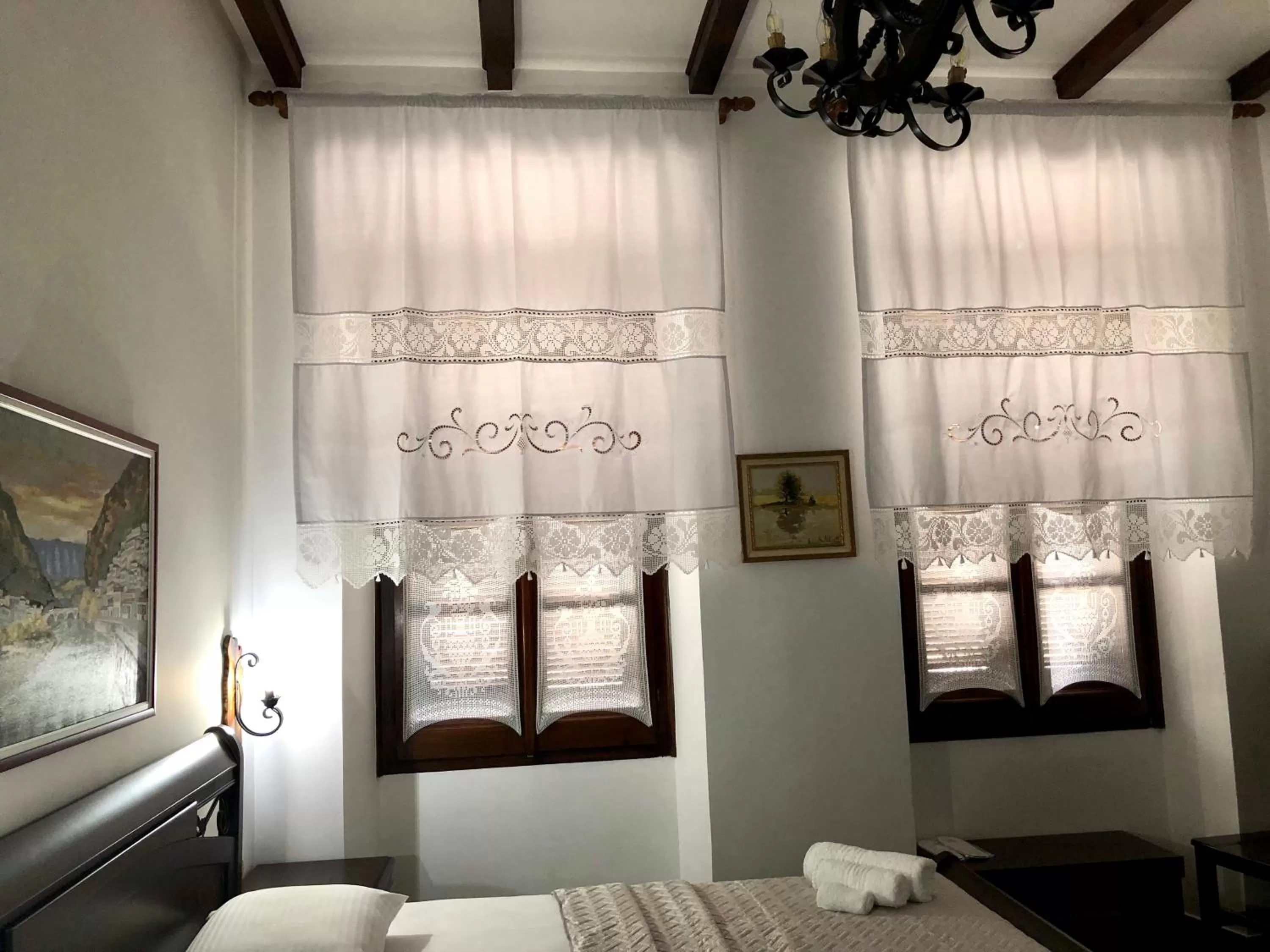 Bed in White House Berat