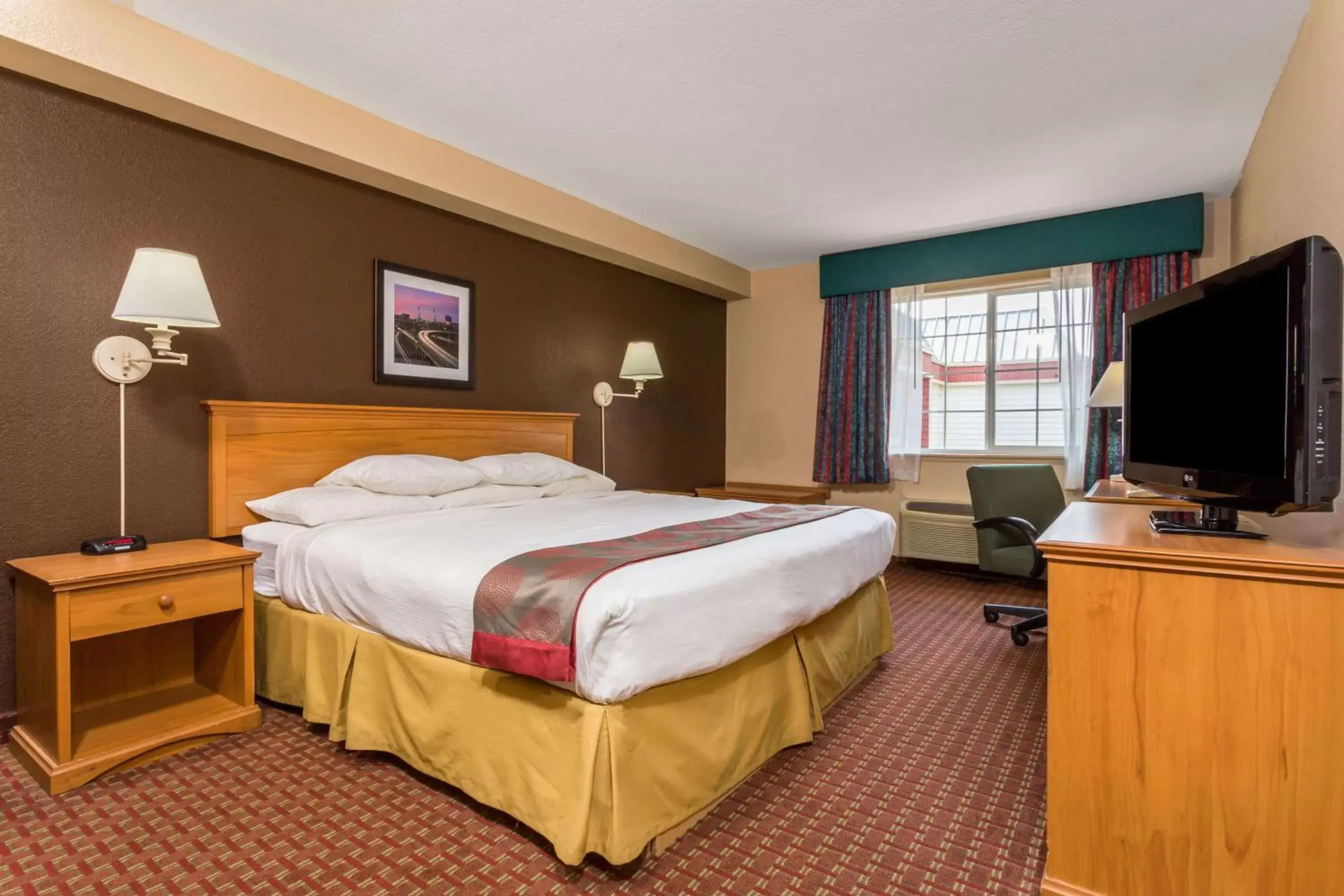 Photo of the whole room, Bed in Ramada by Wyndham Portland