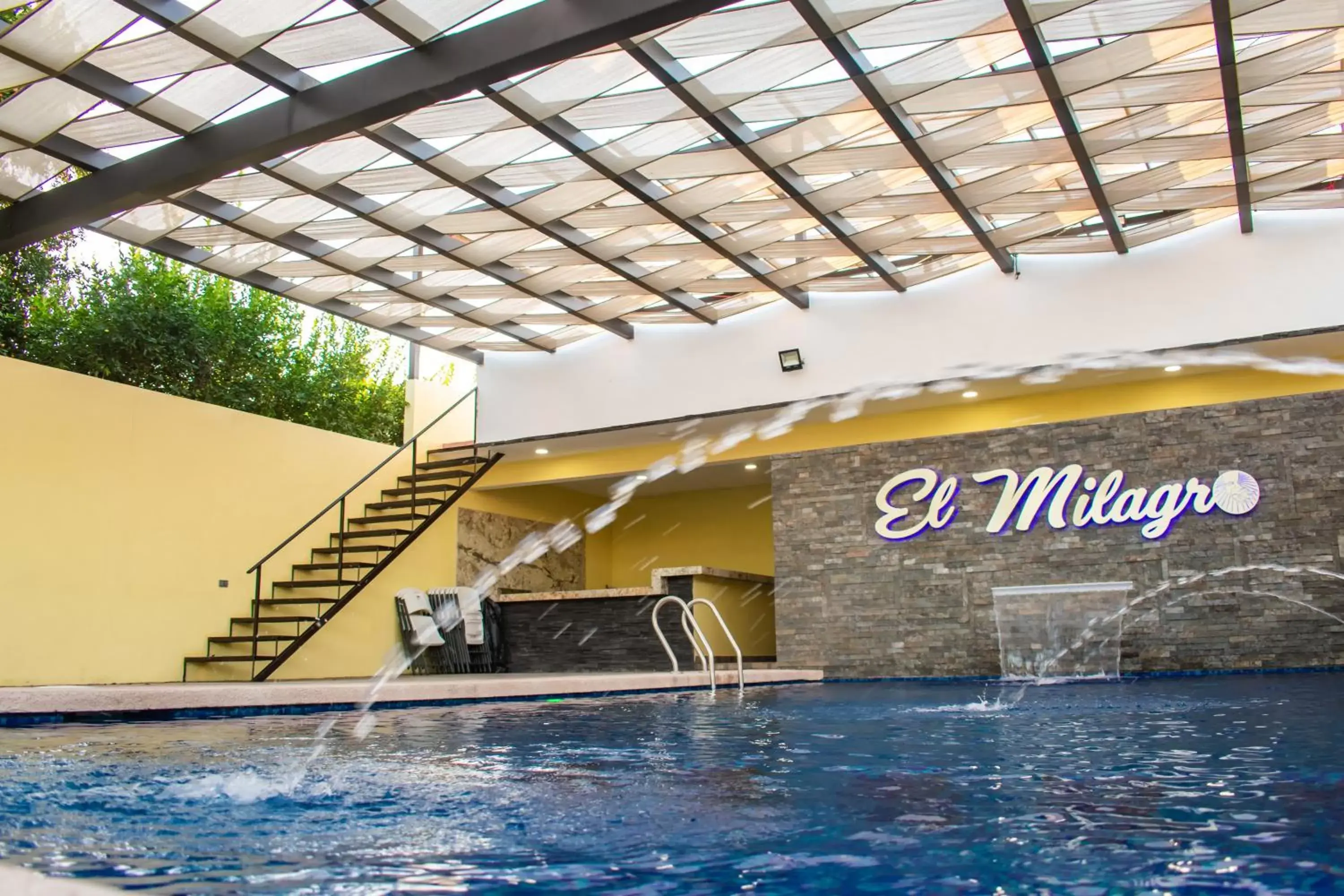 Swimming Pool in Hotel EL MILAGRO