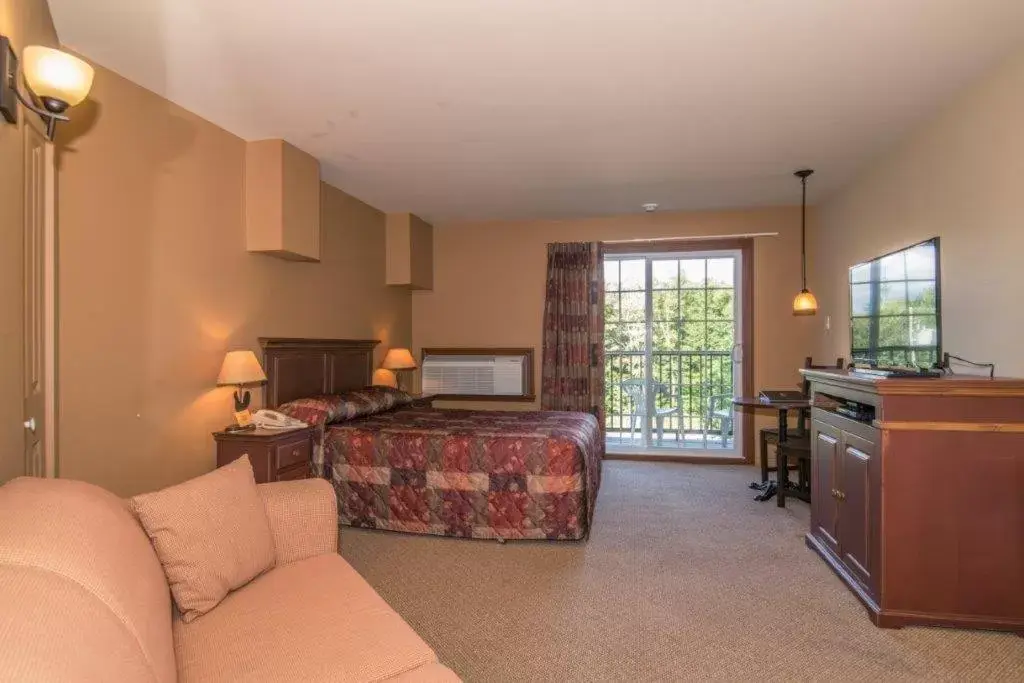 Seating area in Auberge du Lac Morency