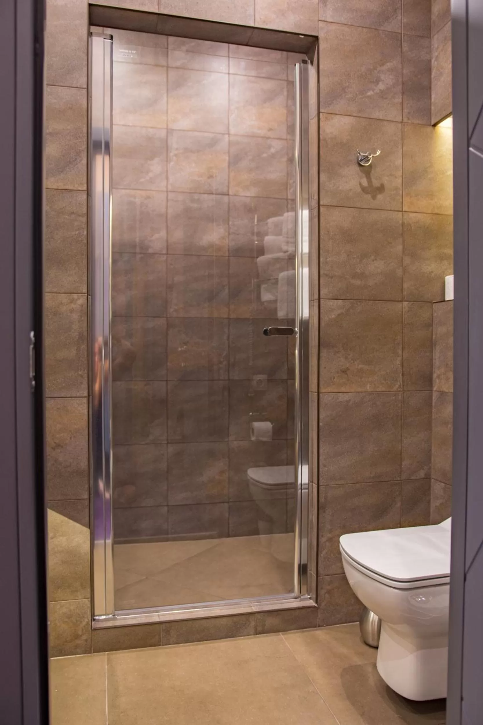 Shower in Horizon Hotel